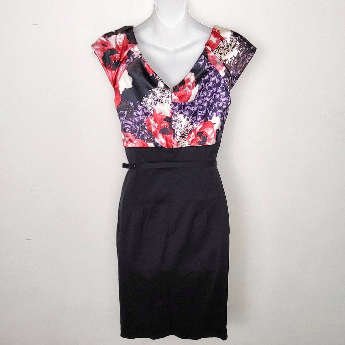 MFTZ2 - Vintage made in Canada Le Chateau belted dress. Size small