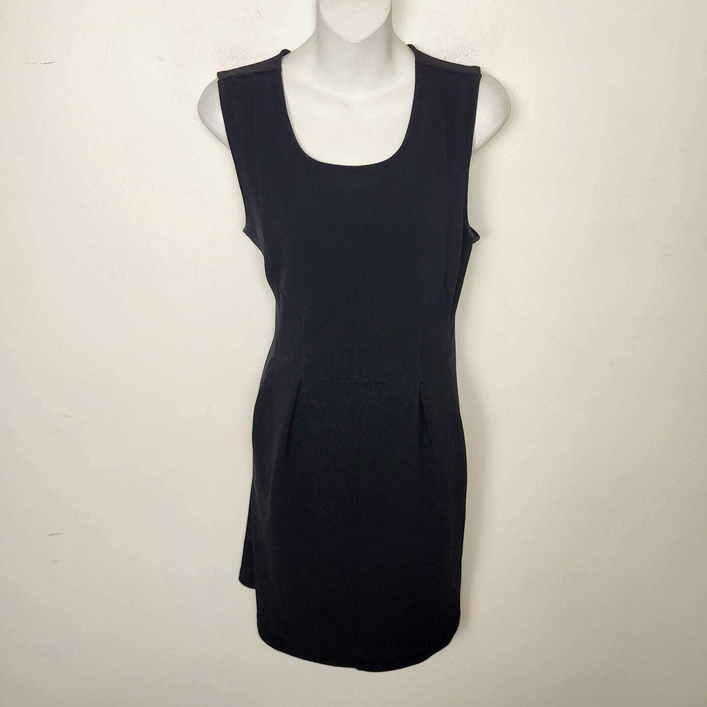 AMRO1 - Kismet black textured fabric sleeveless dress. Size medium