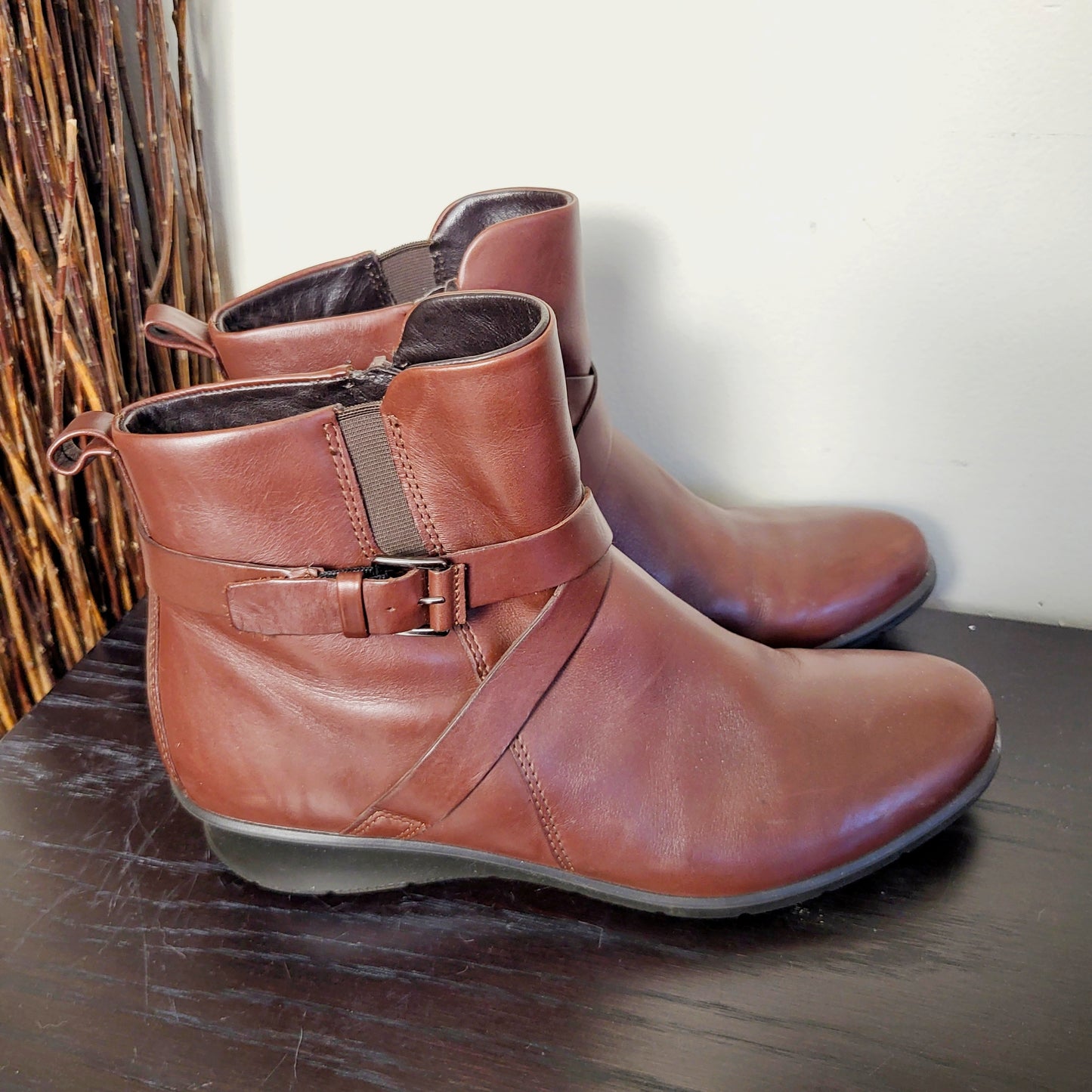 AMRO1 - Ecco brown leather cross buckle zip wedge ankle boots. Size 41 (U.S. size 10 to 10.5)