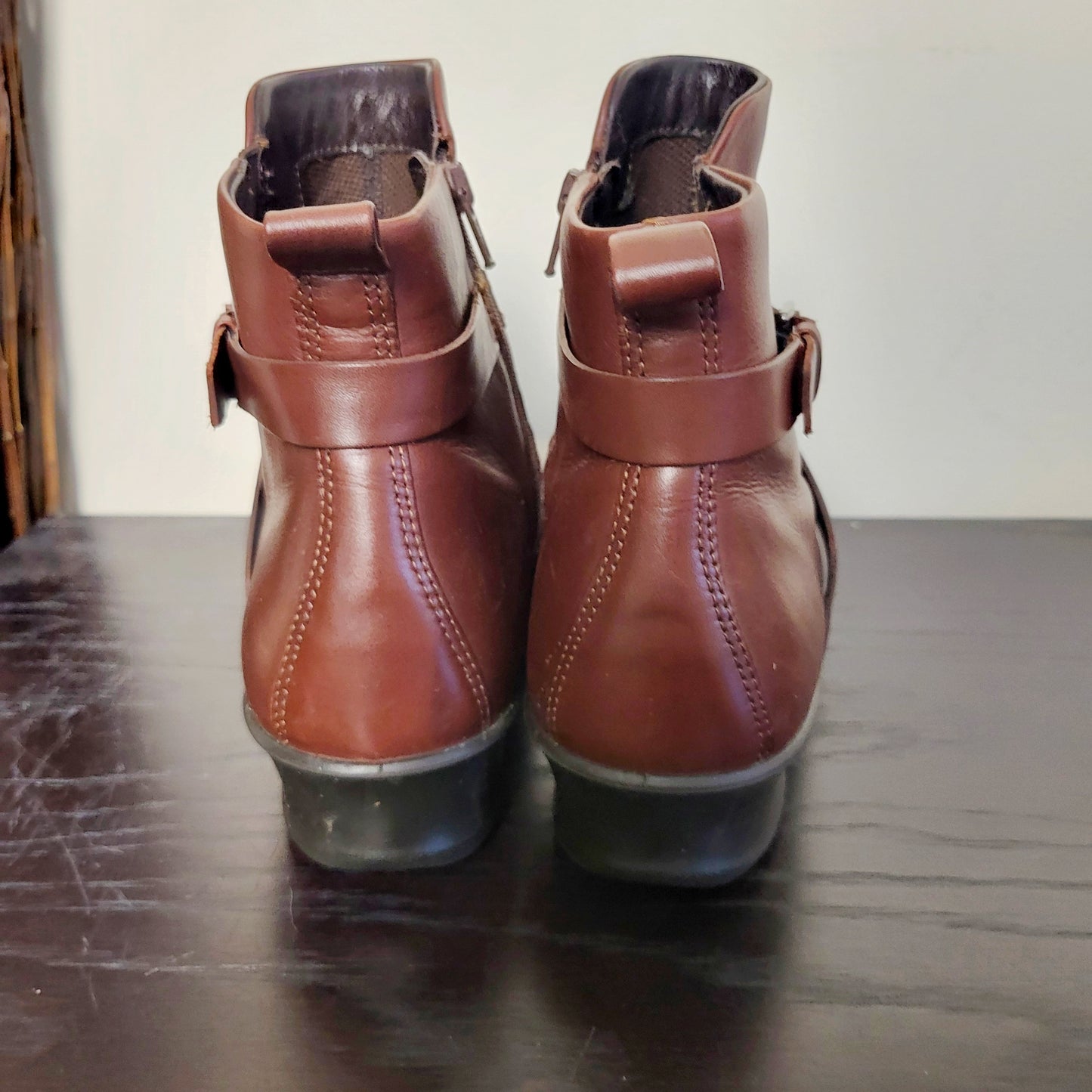 AMRO1 - Ecco brown leather cross buckle zip wedge ankle boots. Size 41 (U.S. size 10 to 10.5)