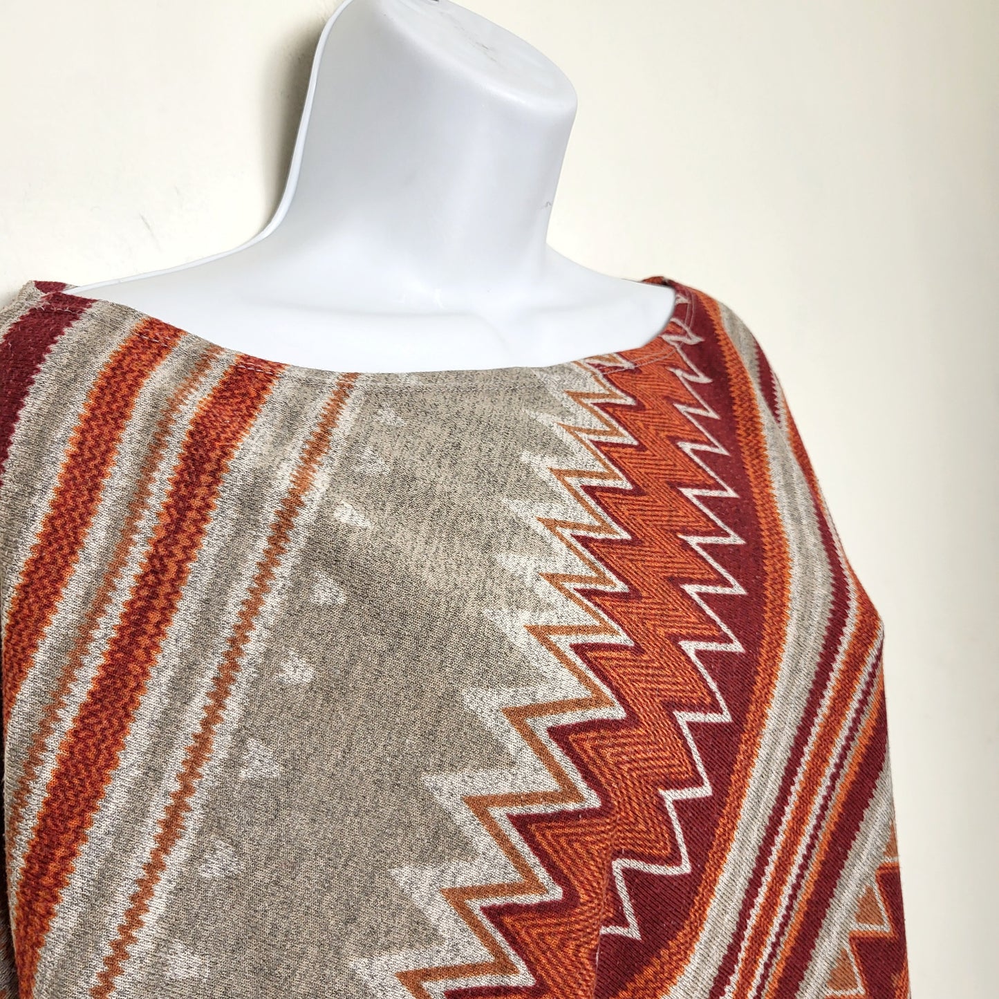 CSEB1 - Suzy Shier lightweight asymmetrical poncho shirt. Size XS