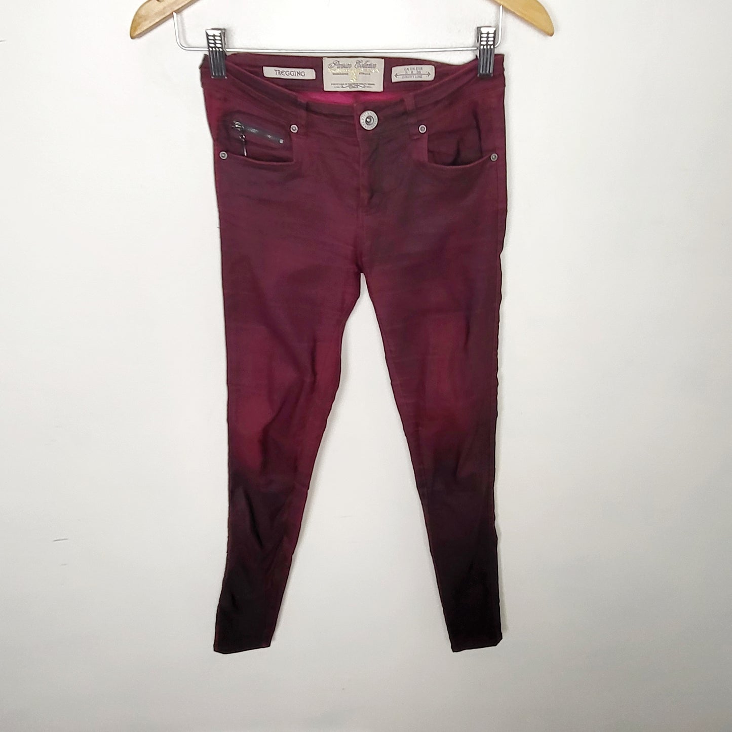 CSEB1 - Parisian Collection black and red acid was style "tregging". Size 3