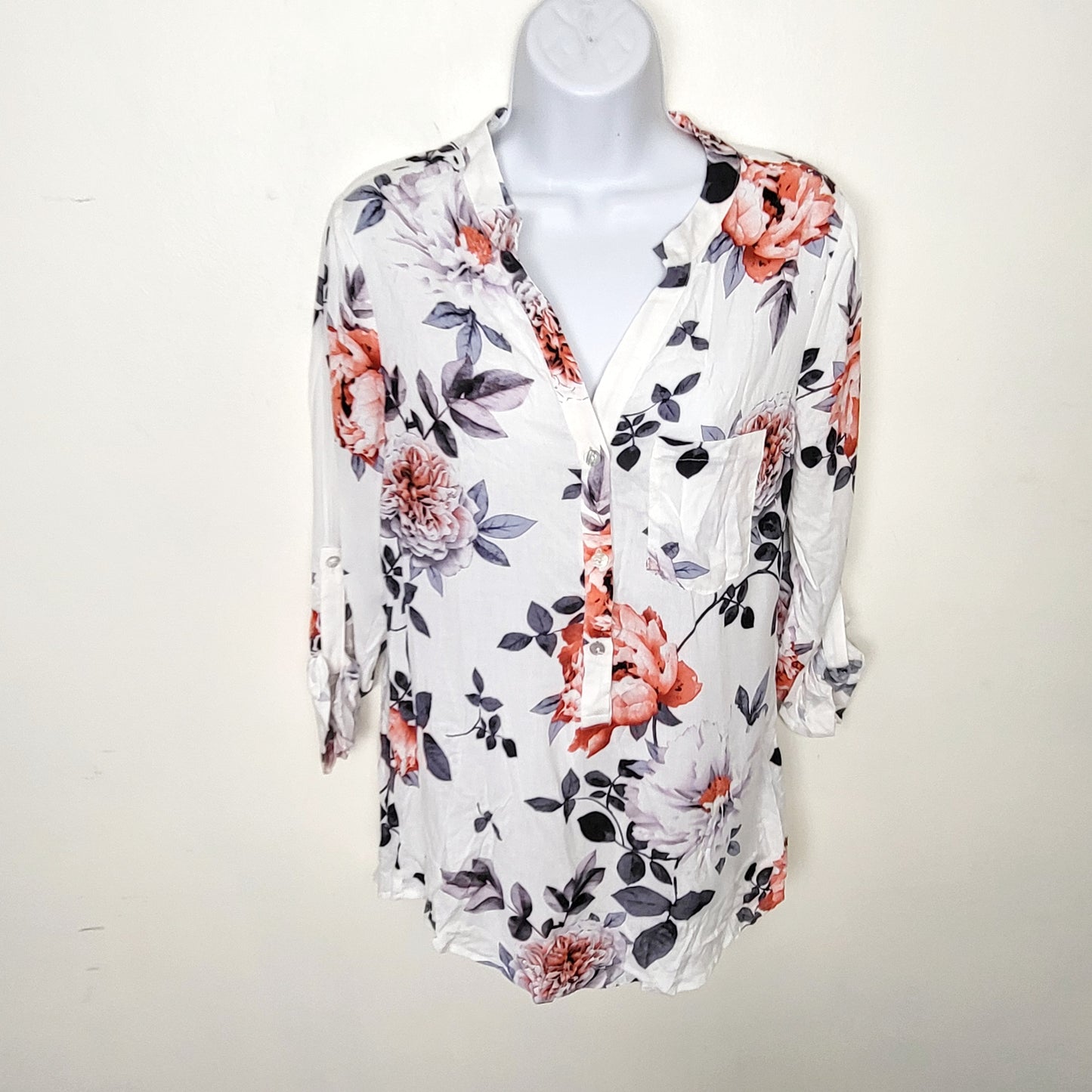 CSEB - NEW - Trovare white floral print button down rayon top. Size small (would fit medium as well)