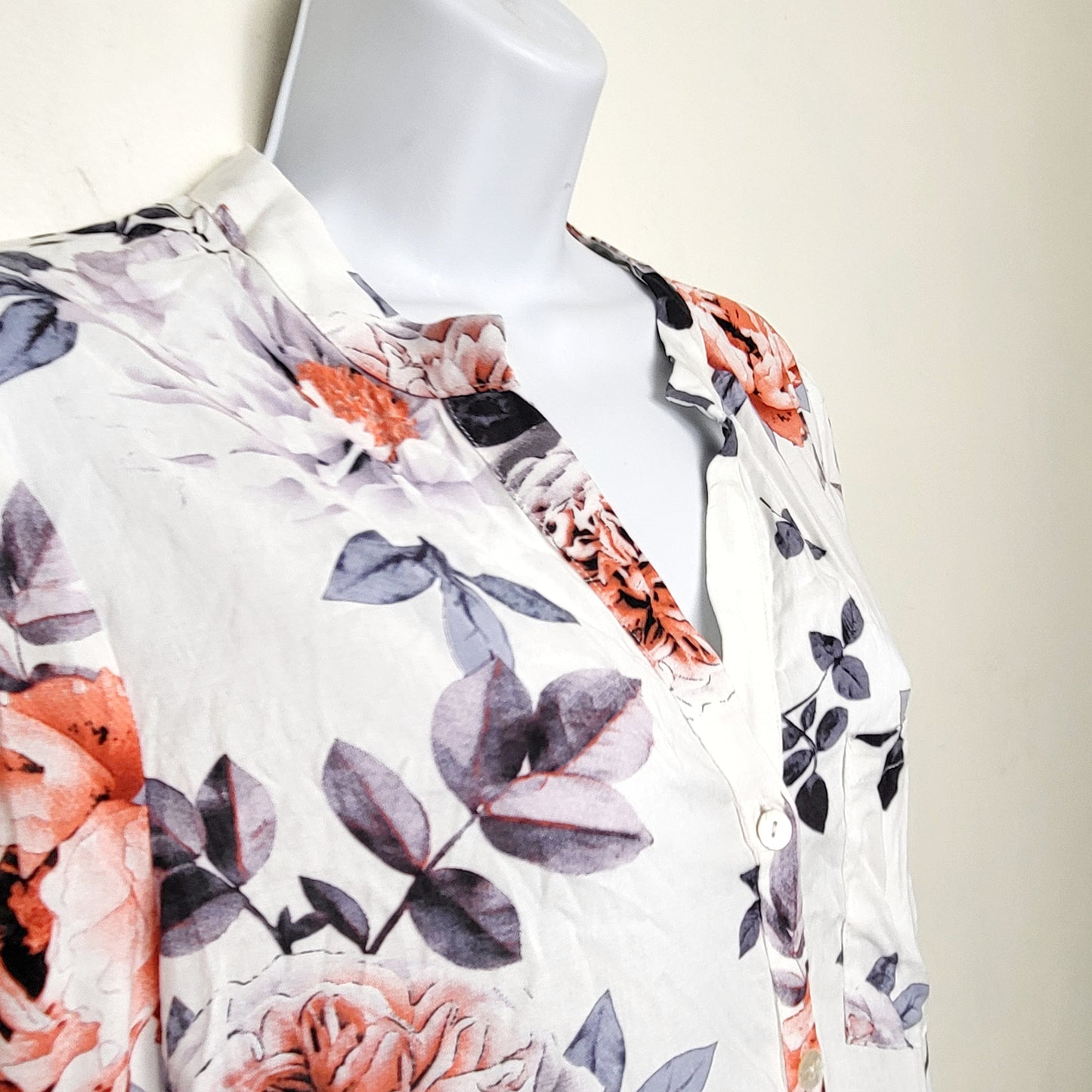 CSEB - NEW - Trovare white floral print button down rayon top. Size small (would fit medium as well)