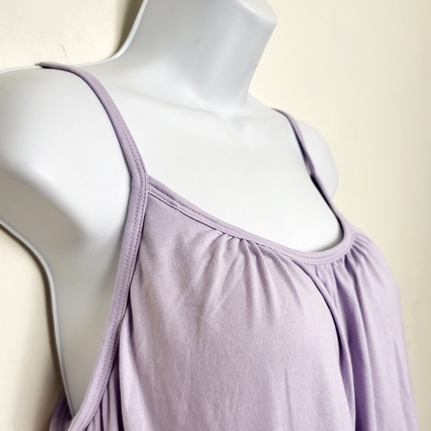 BBIN2 - 32 Degrees lavender "cool" sleeveless top with built in padded bra. Size large