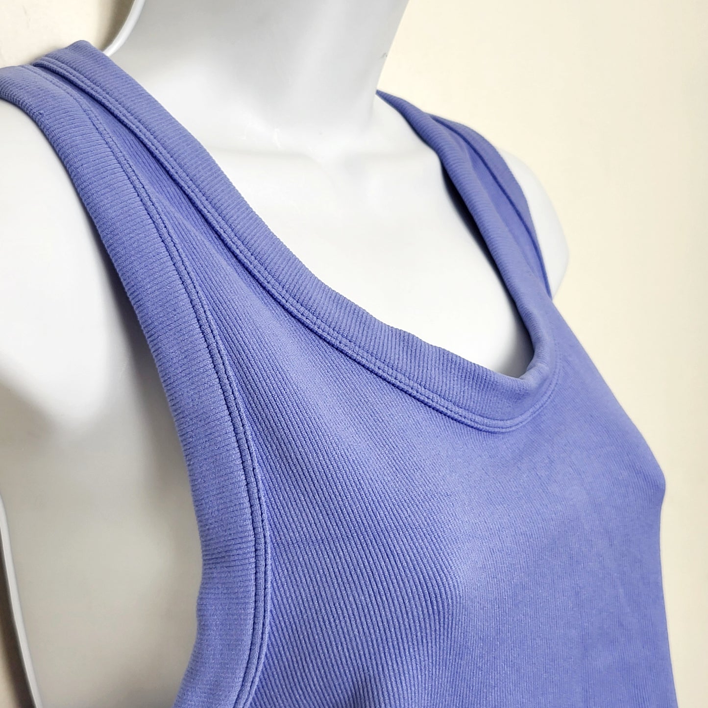 BBIN2 - Reflex purple-blue ribbed snug fit tank top. Size large