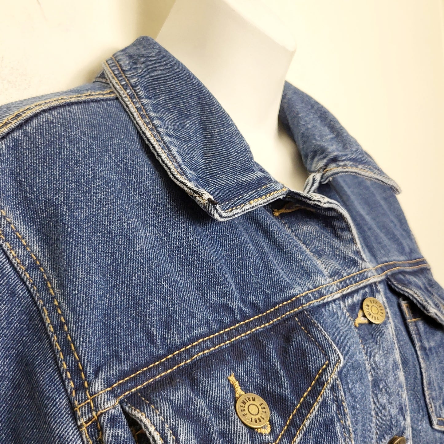BBIN2 - Suko Jeans classic jean jacket. Size XL