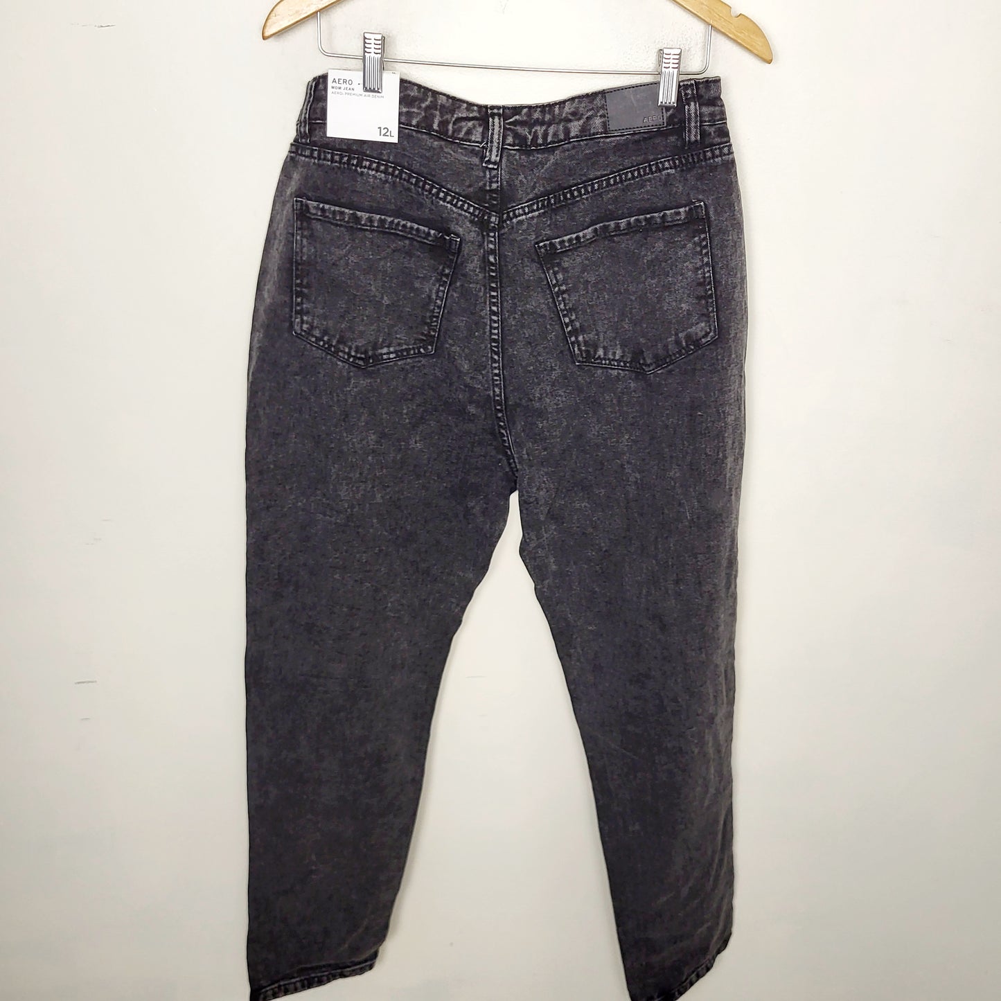 BBIN2 - NEW - Aeropostale black mom jeans. Size 12 Long