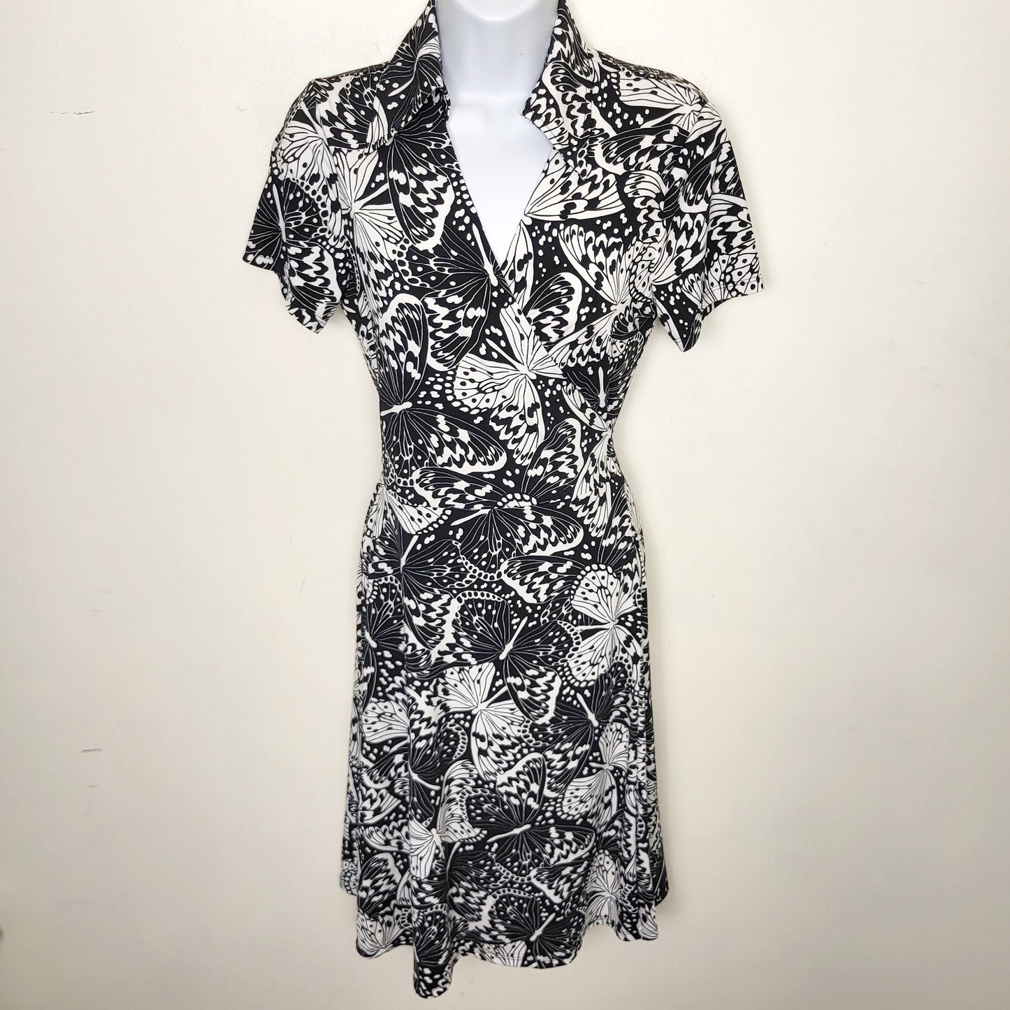 CSEB2 - Brooks Brothers black and white butterfly wrap dress. Size small