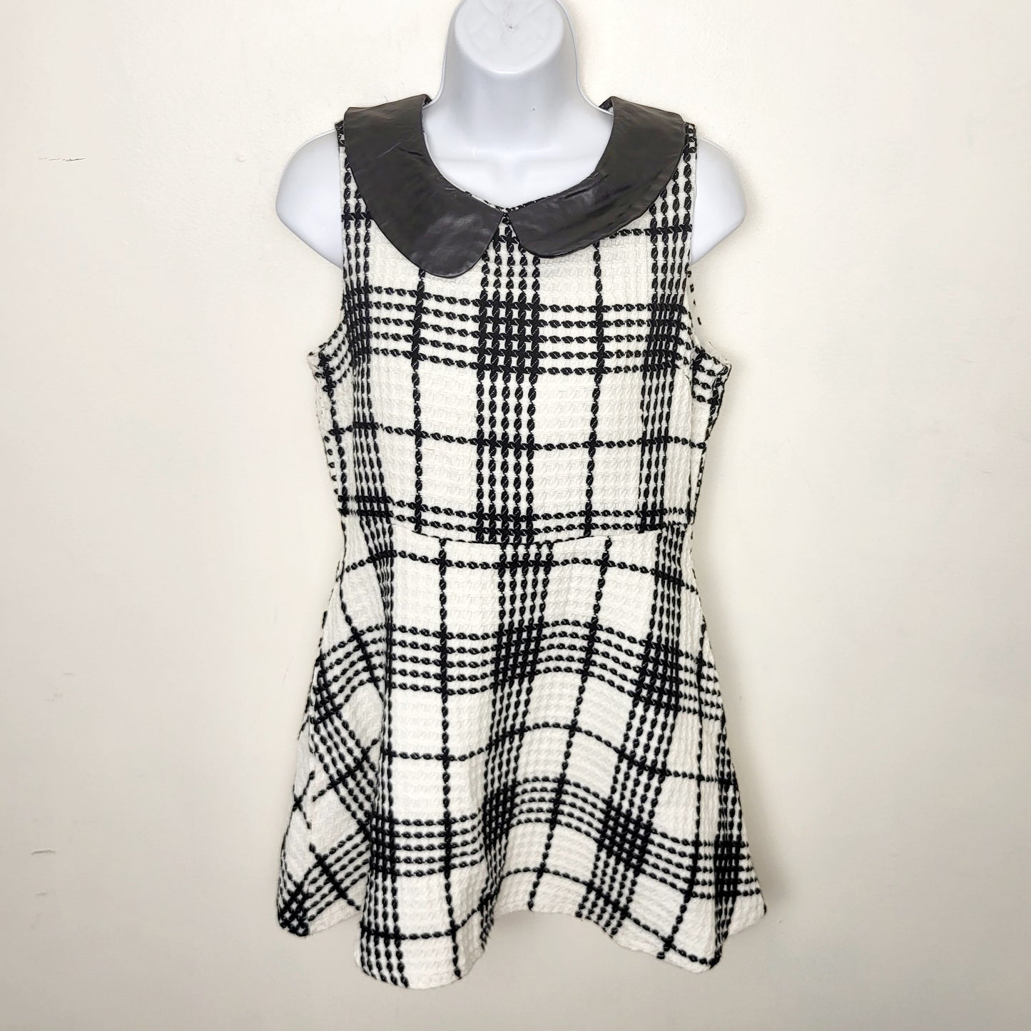 CSEB2 - Fifty Percent knit plaid contrast collar fit n flare dress. Size medium
