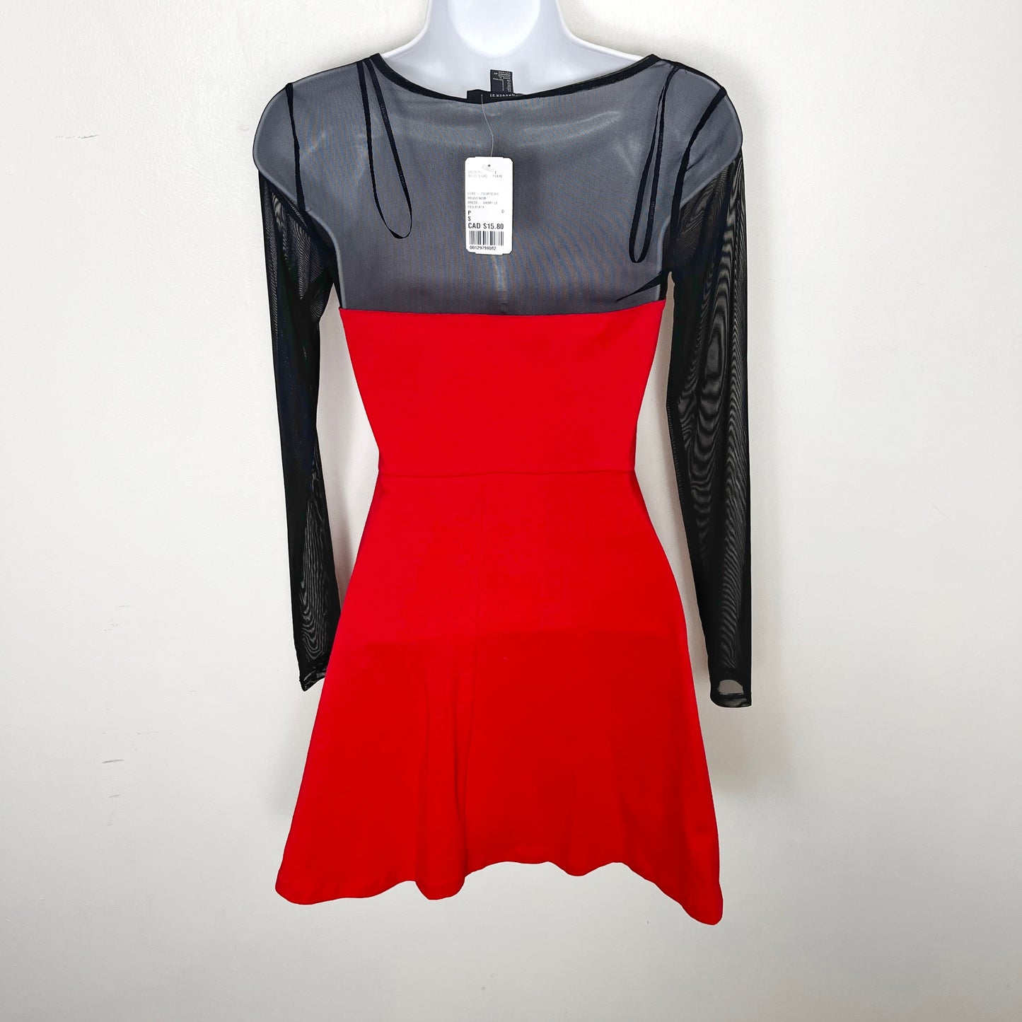 KMRY1 - NEW - Forever 21 red and black mesh dress. Size small