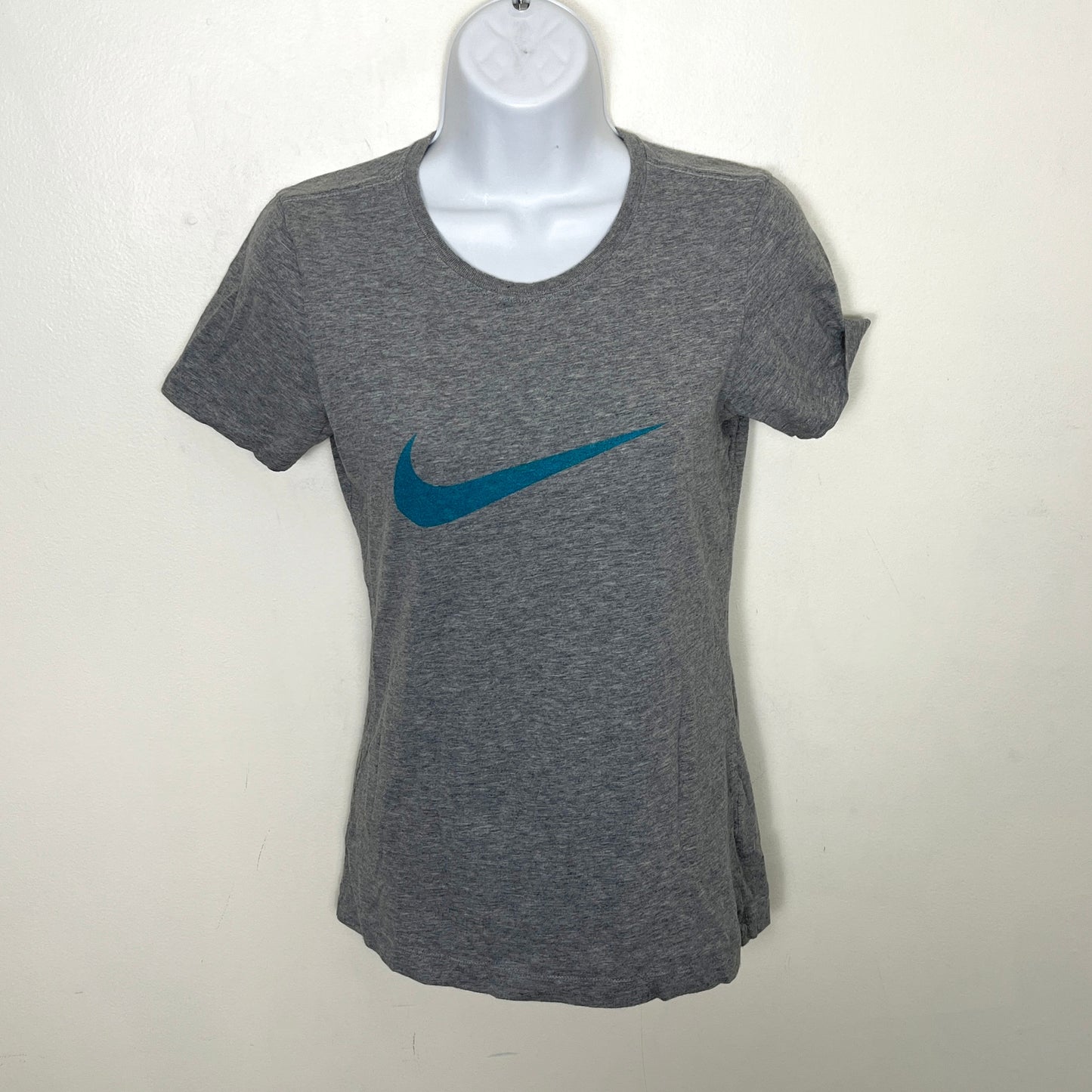 KMRY1 - Nike grey slim fit logo t-shirt. Size small