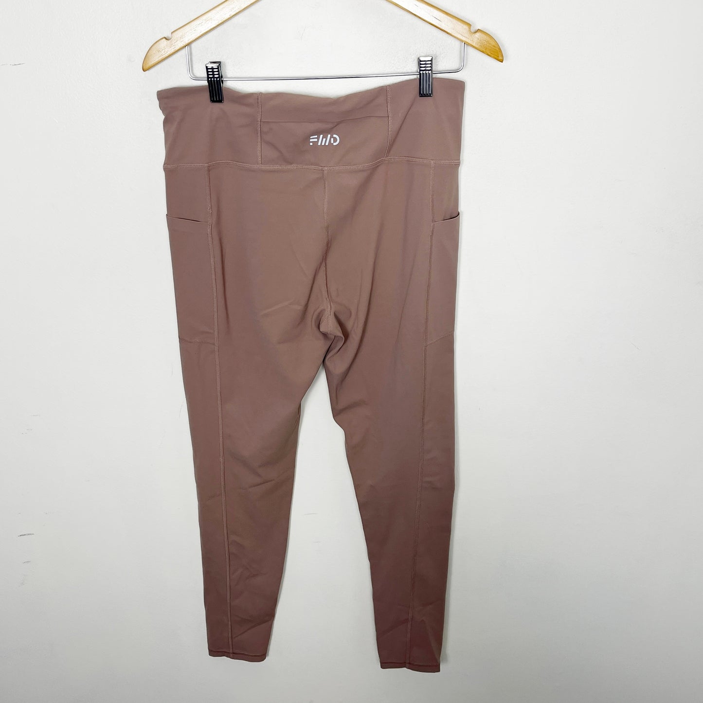 NOFF1 - FWD pink high waisted active leggings with side pockets. Size large