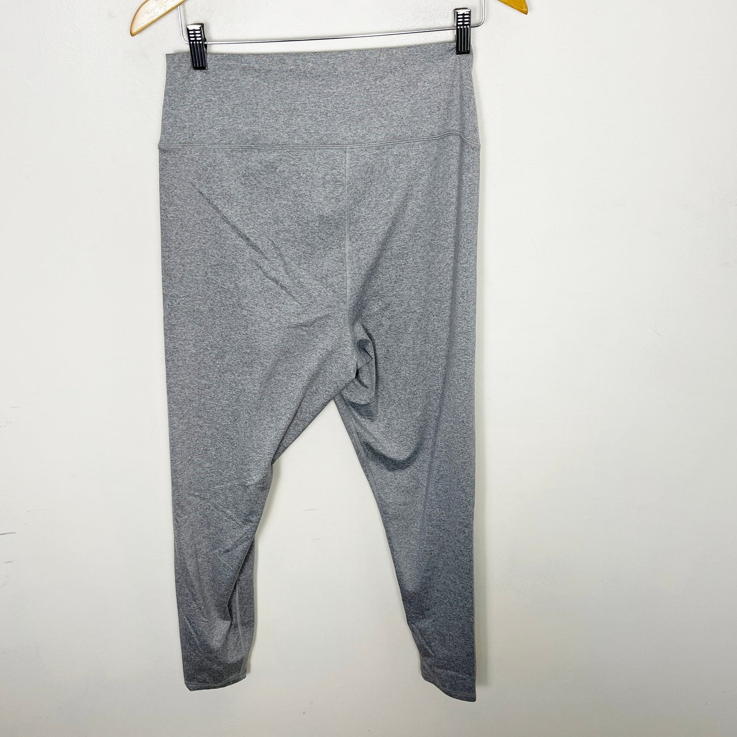 NOFF1 - Old Navy grey "Cloud Comfy" leggings. Size XL Tall