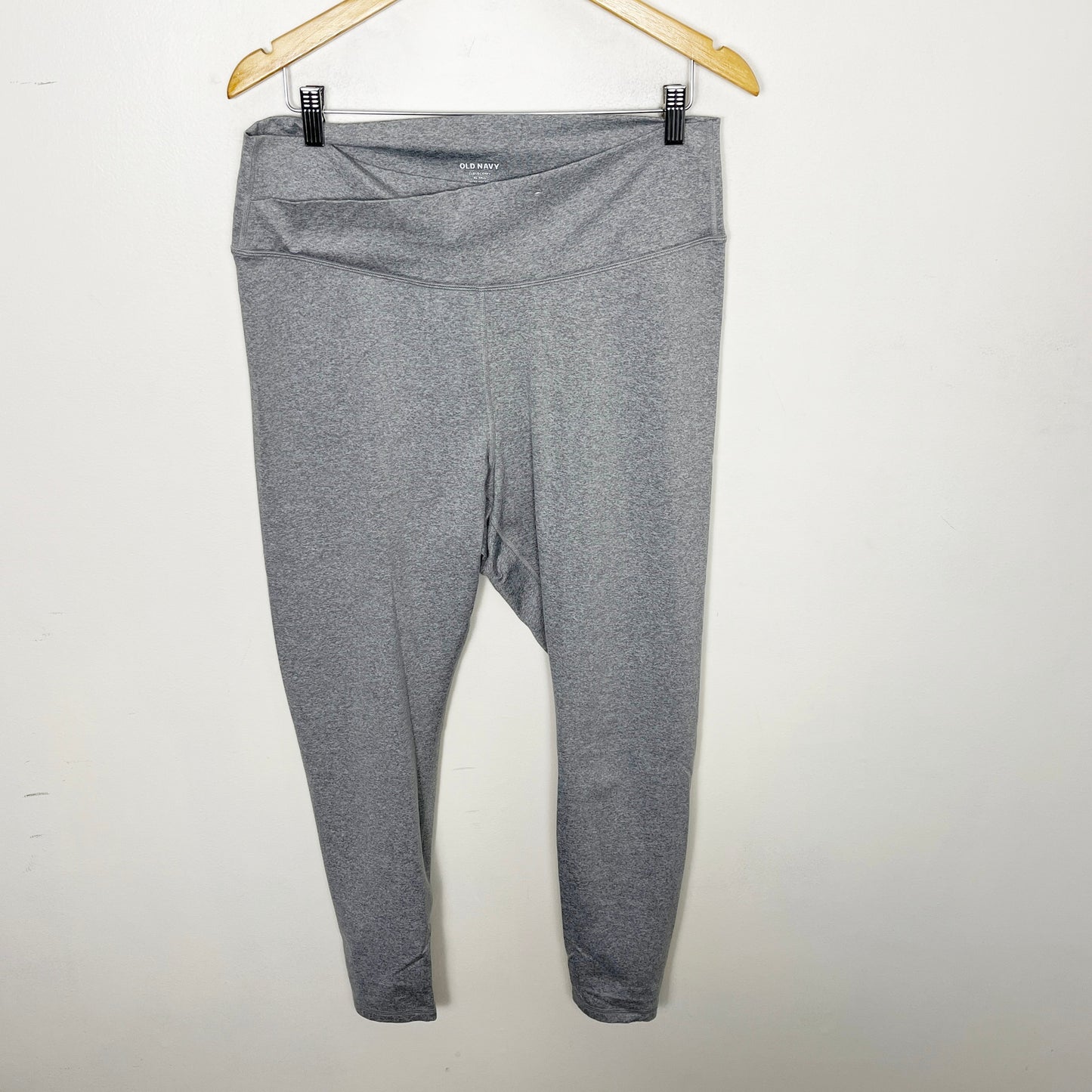 NOFF1 - Old Navy grey "Cloud Comfy" leggings. Size XL Tall