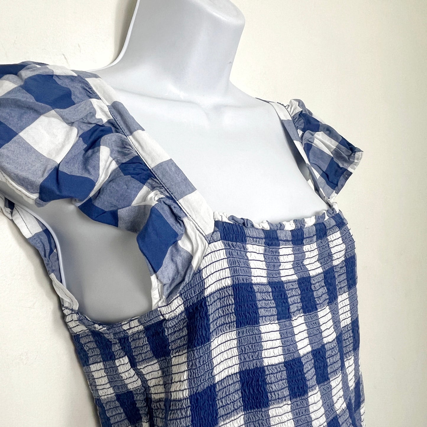 NOFF1 - Old Navy blue checked smocked short sleeve dress. Size medium TALL