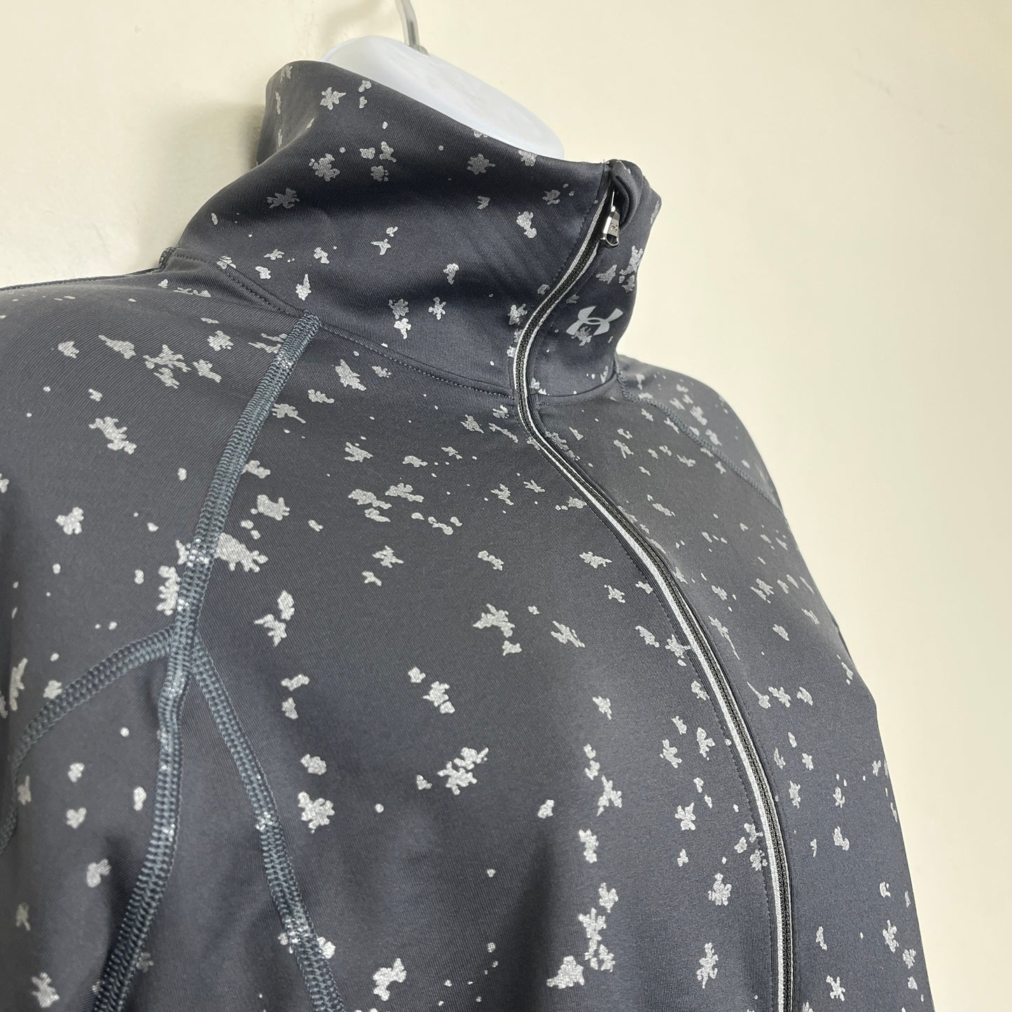 MBRS2 - Under Armour grey splotch pattern half zip pullover ColdGear top. Sizes like a medium