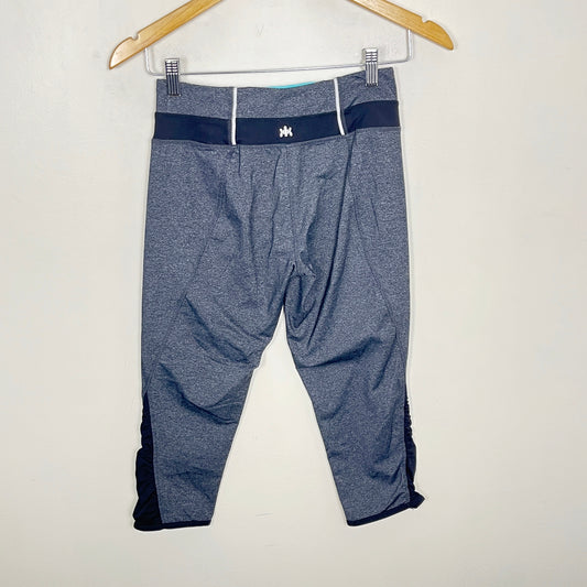 KMRY2 - Kyodan grey capri active leggings. Size small