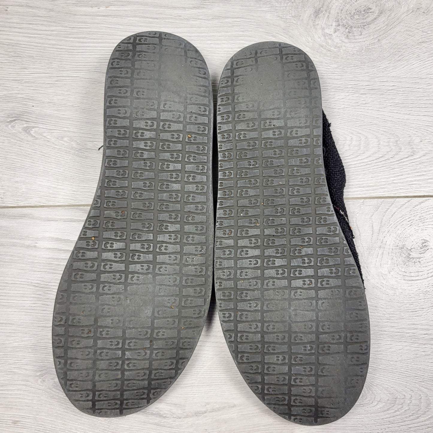 ESZ2 - Sanuk black slip on hemp "Donna" shoes. Ladies size 8