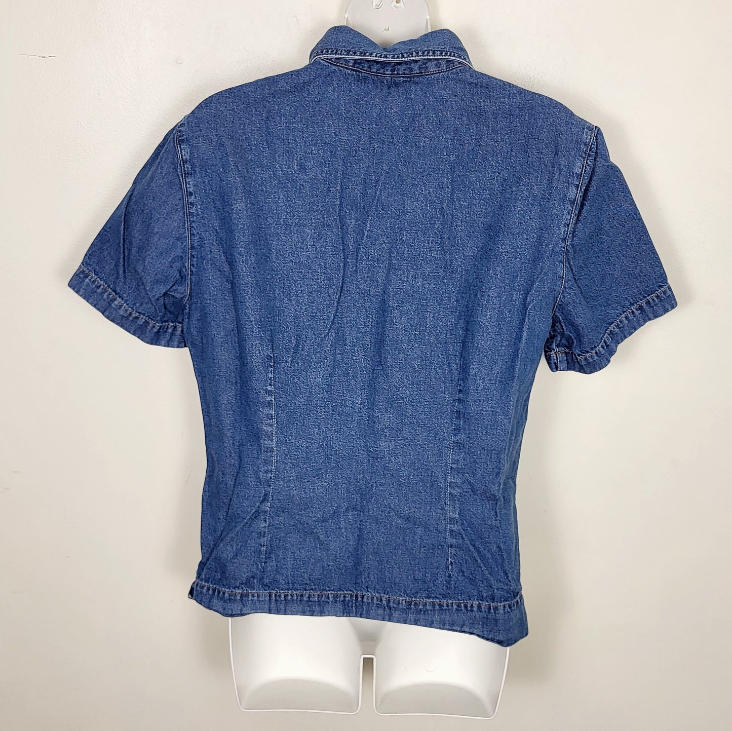 JECH1 - Vintage Omega Frontline denim button down top. Size medium 🍁