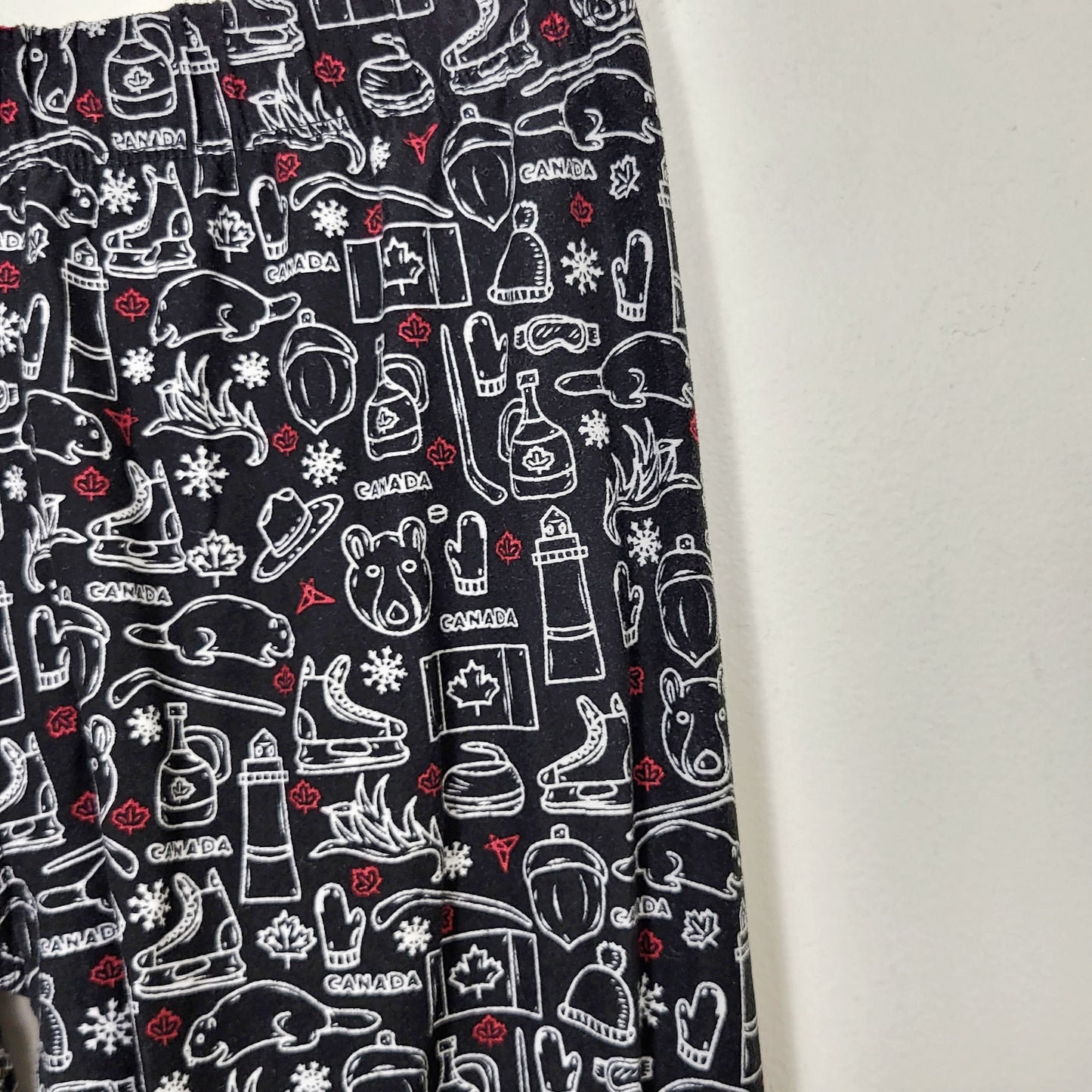 JECH1 - Sweetlegs Canadiana leggings. Petite size. One size fits most