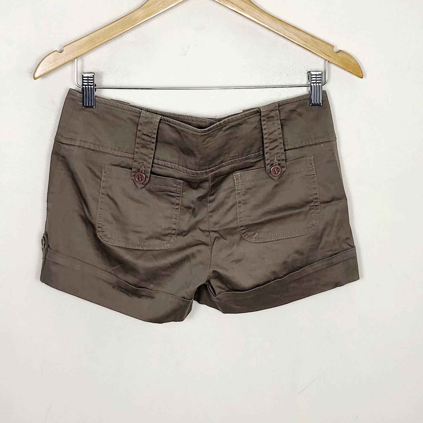 JECH1 - Dynamite khaki shorts. Size 5
