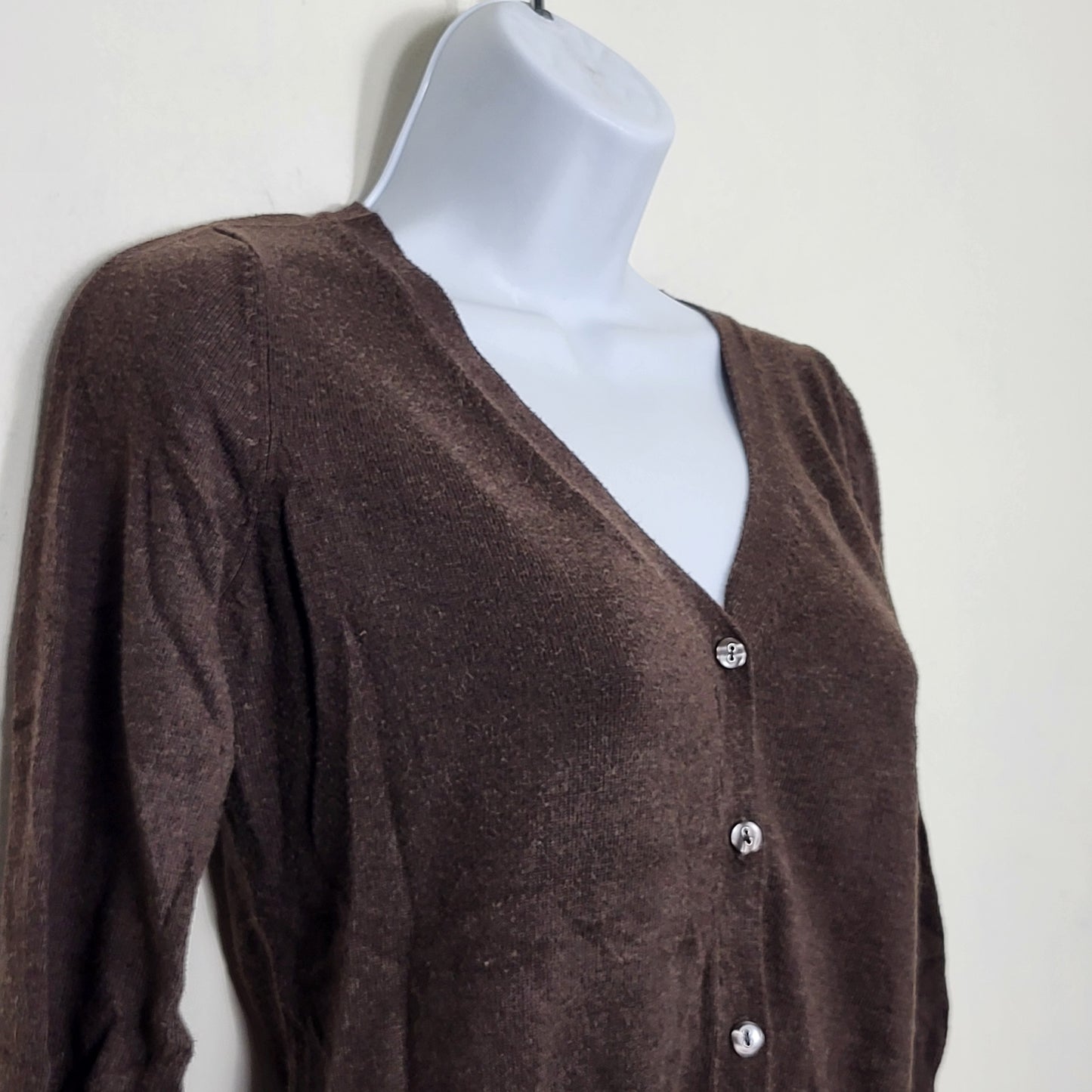 JECH1 - Mossimo brown fitted cardigan sweater. Size small