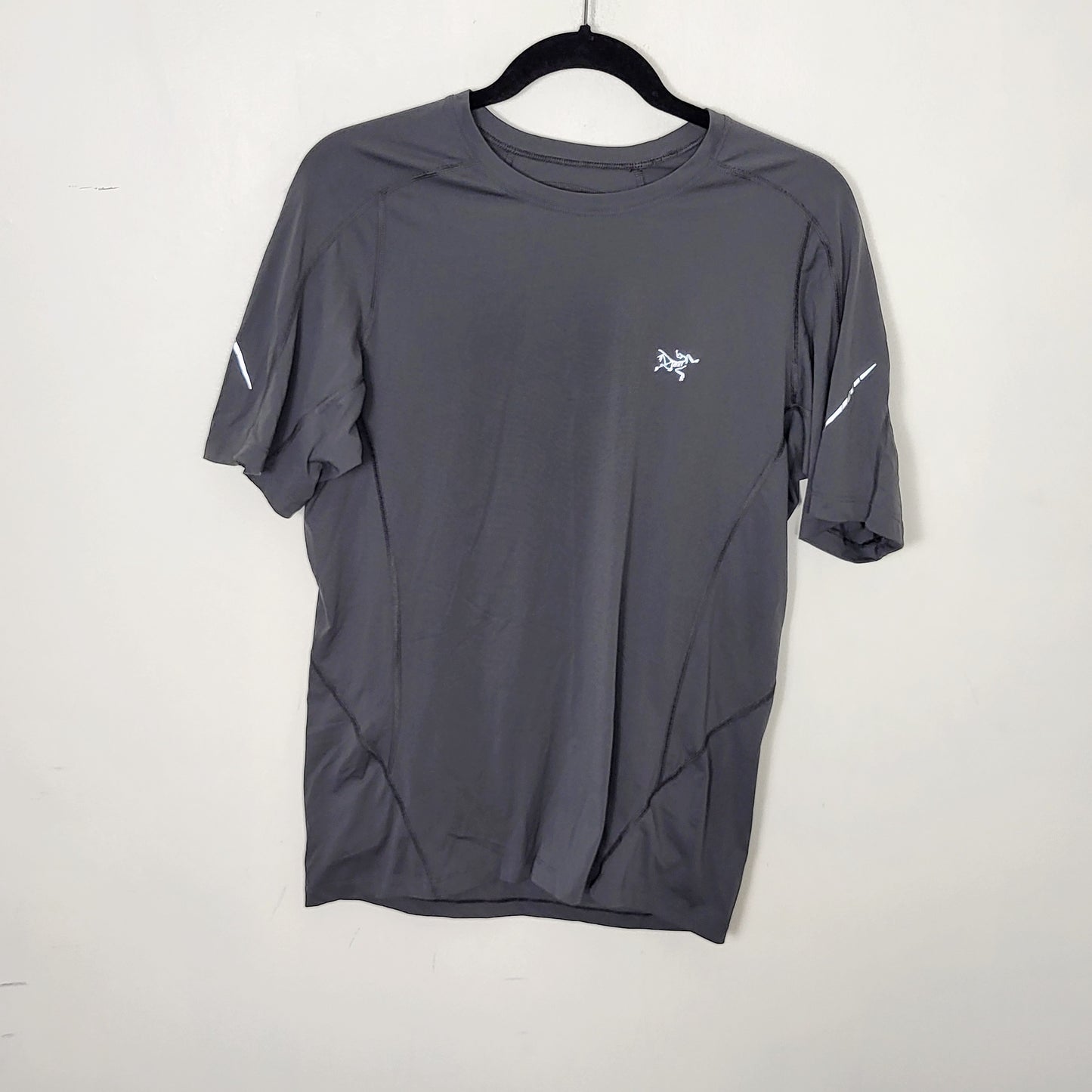 CFTZ - Arc'teryx grey active t-shirt. Size medium