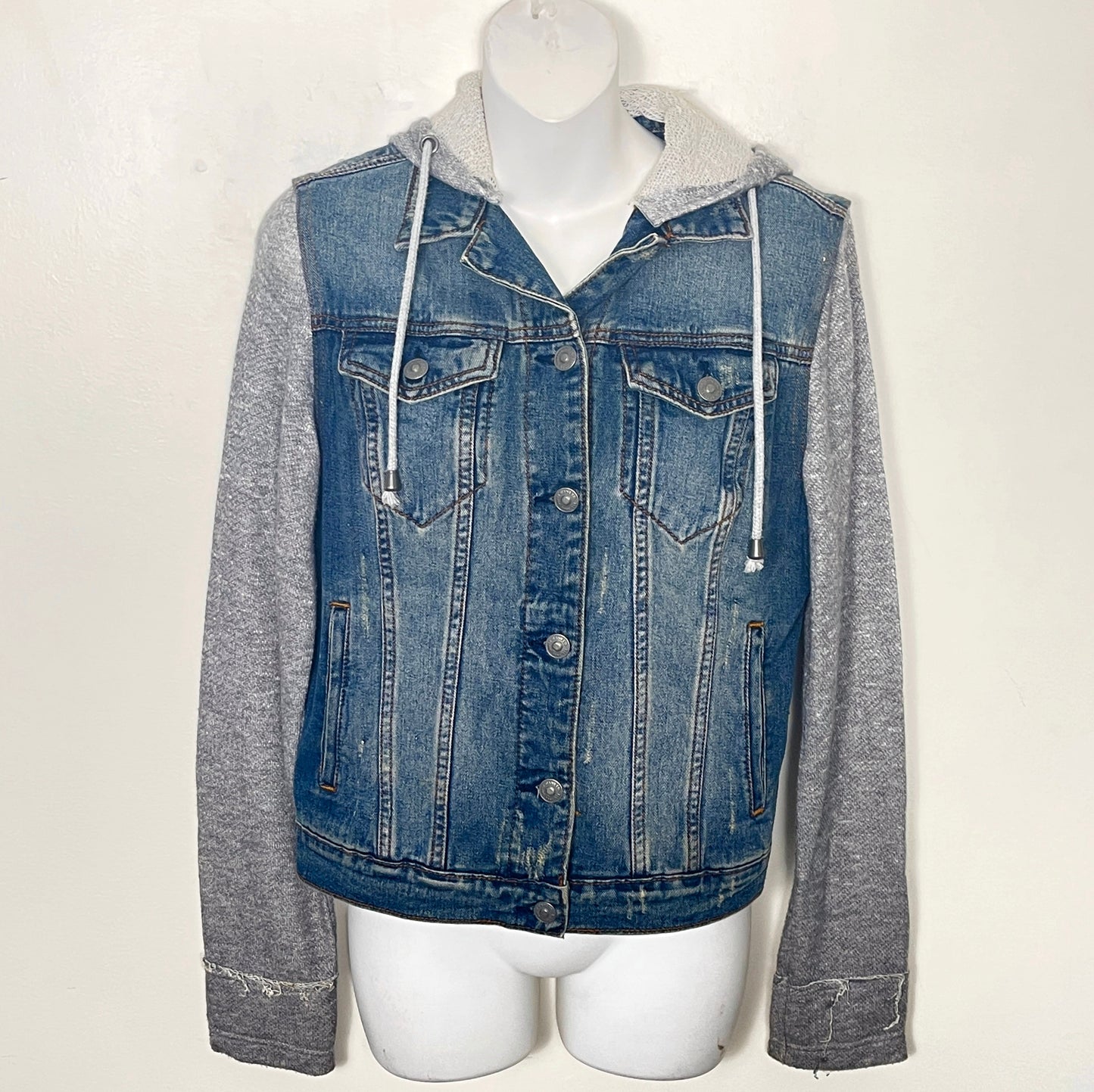 CFTZ - Silver Jeans distressed hooded jean jacket. Size small