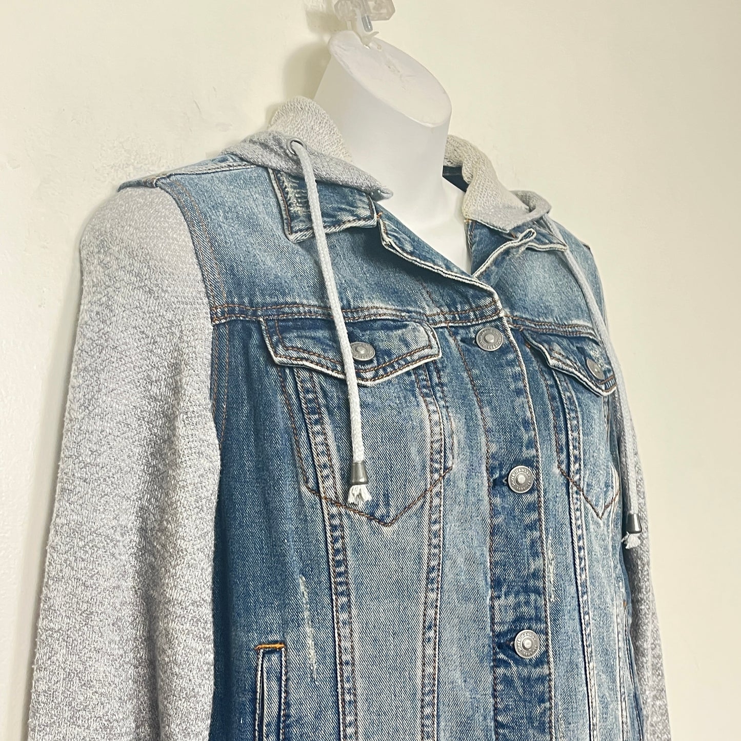 CFTZ - Silver Jeans distressed hooded jean jacket. Size small