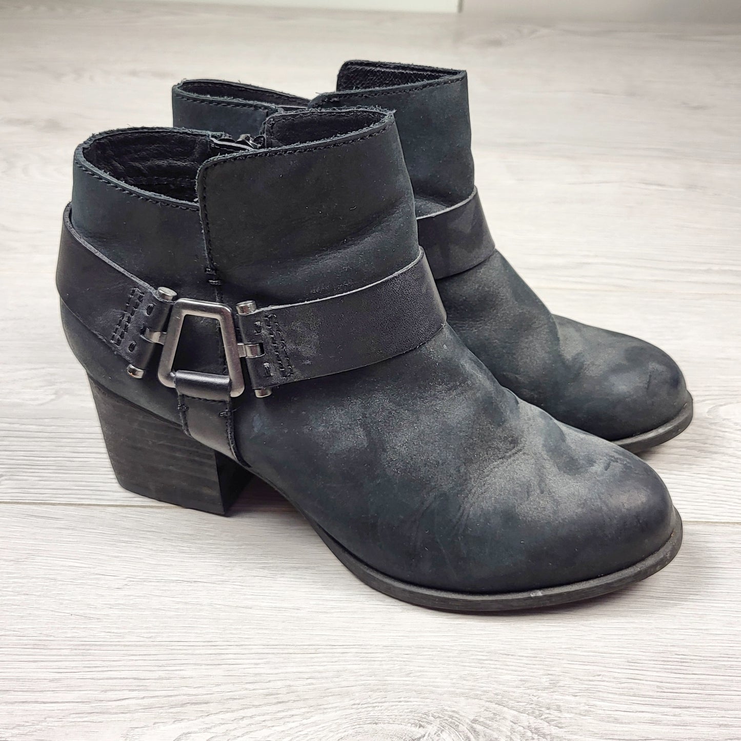 CFTZ2 - Aldo black leather ankle boots with block heels. Size 6.5
