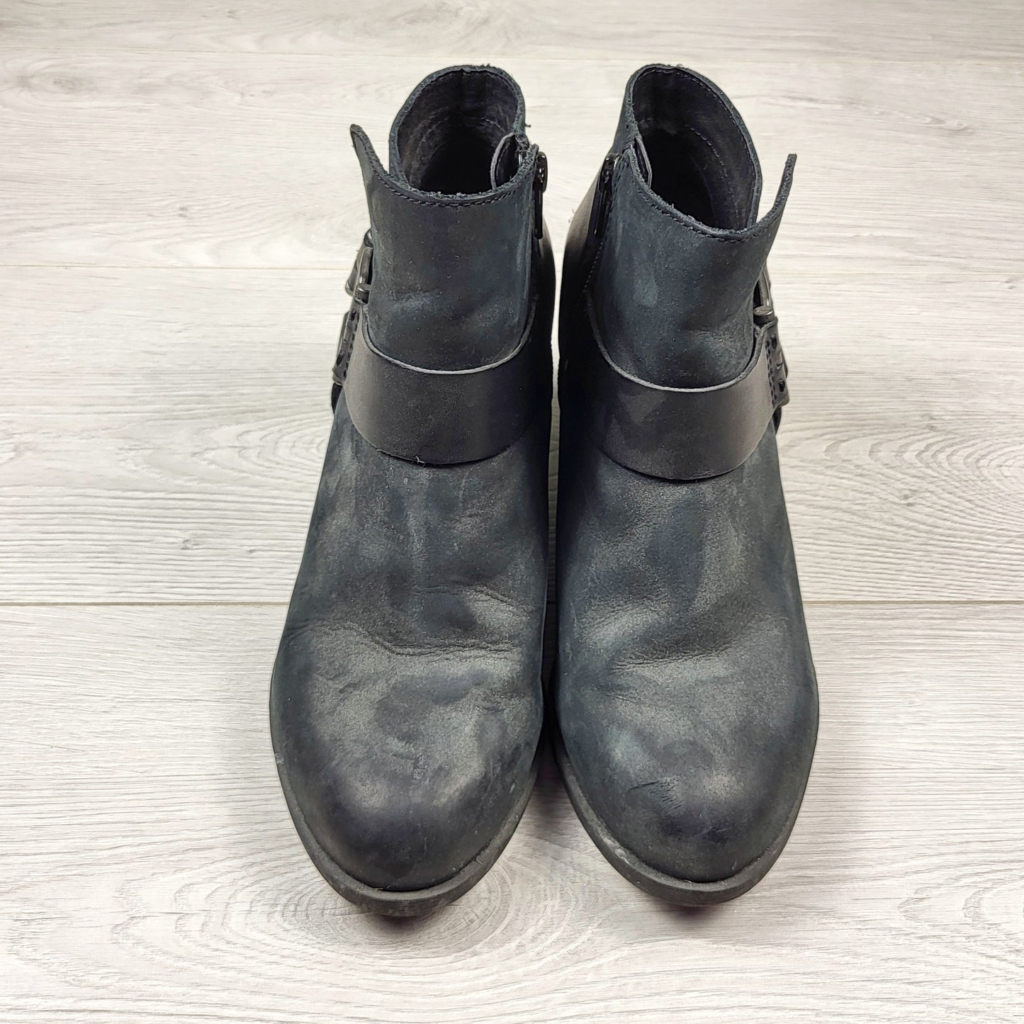 CFTZ2 - Aldo black leather ankle boots with block heels. Size 6.5