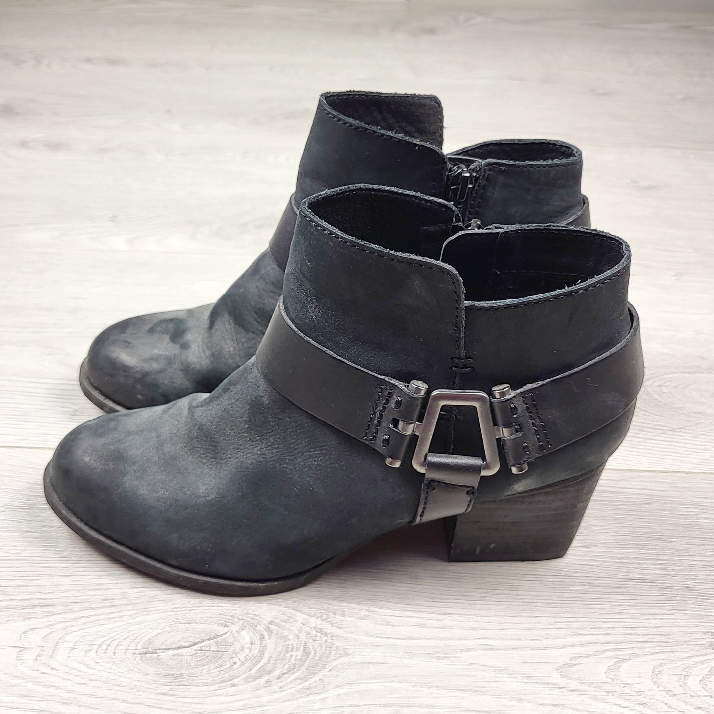 CFTZ2 - Aldo black leather ankle boots with block heels. Size 6.5