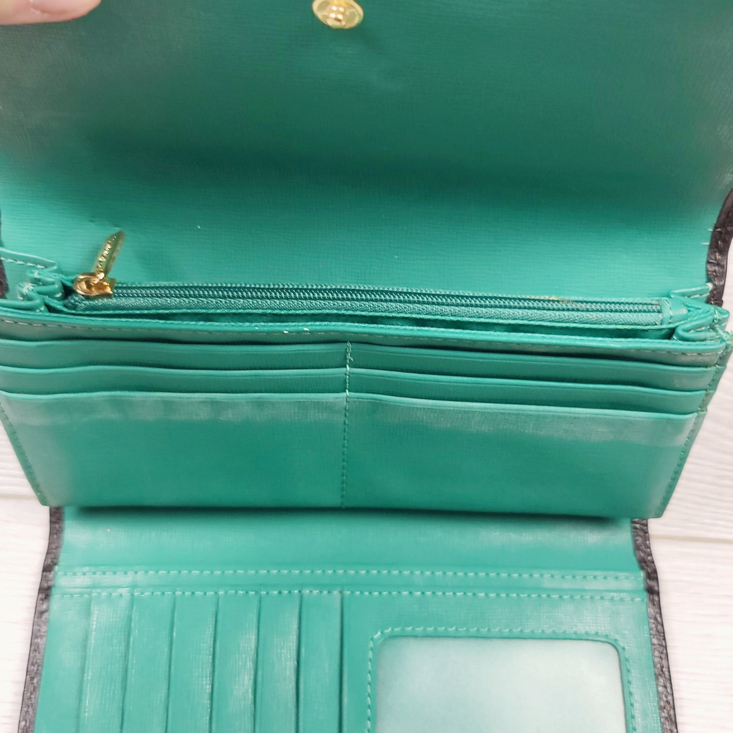 CFTZ2 - Fossil black tri-fold large wallet (green inside)