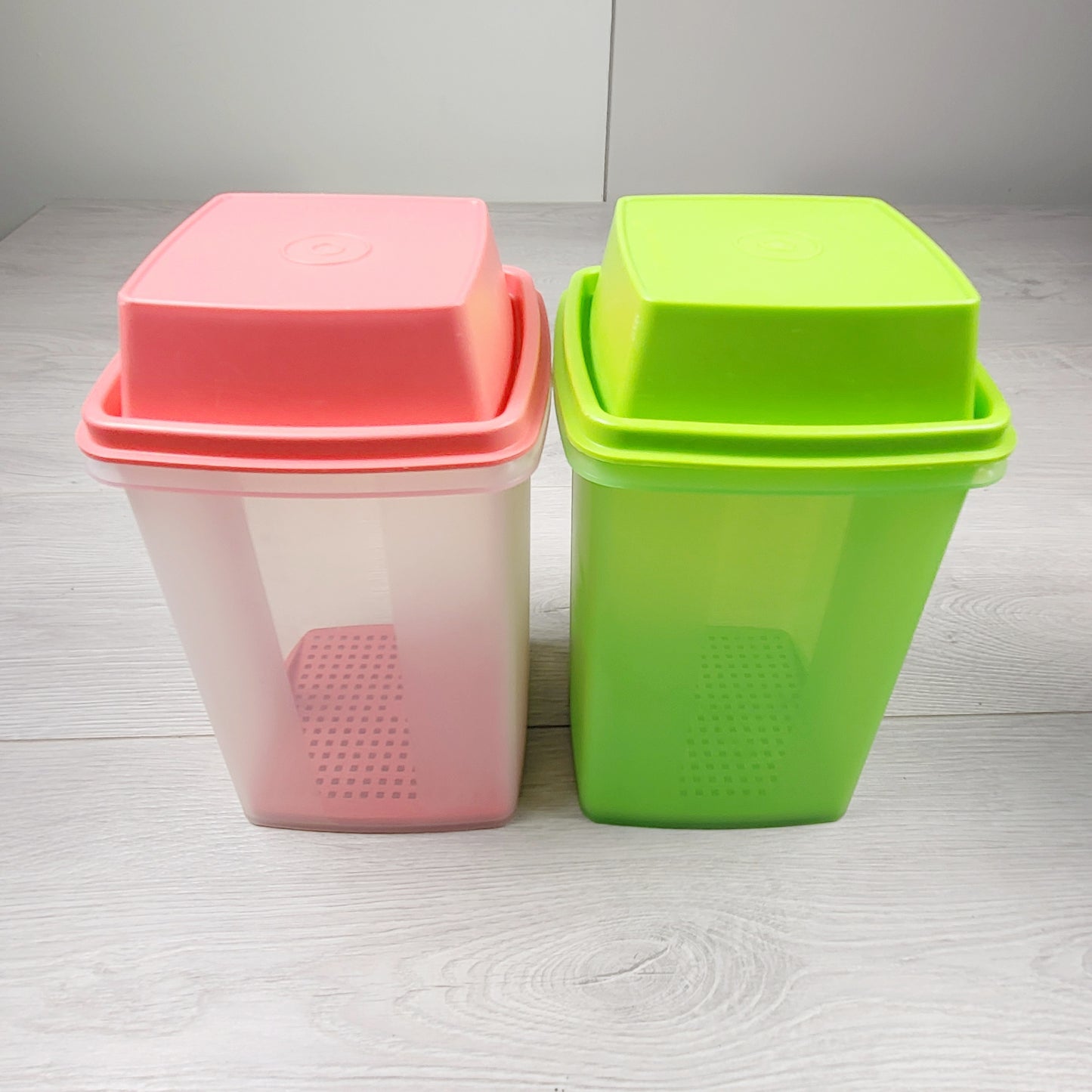 CFTZ2 - Tupperware large "Pick a Deli" food storage containers