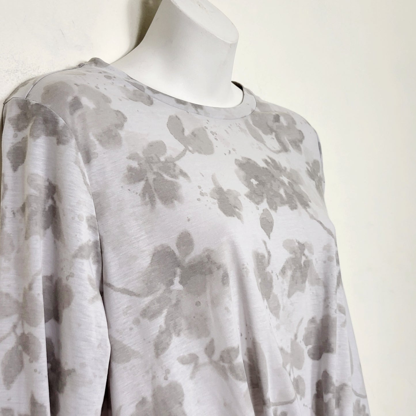 NOFF2 - NEW - Shambhala grey floral print long sleeved knotted top. Size large