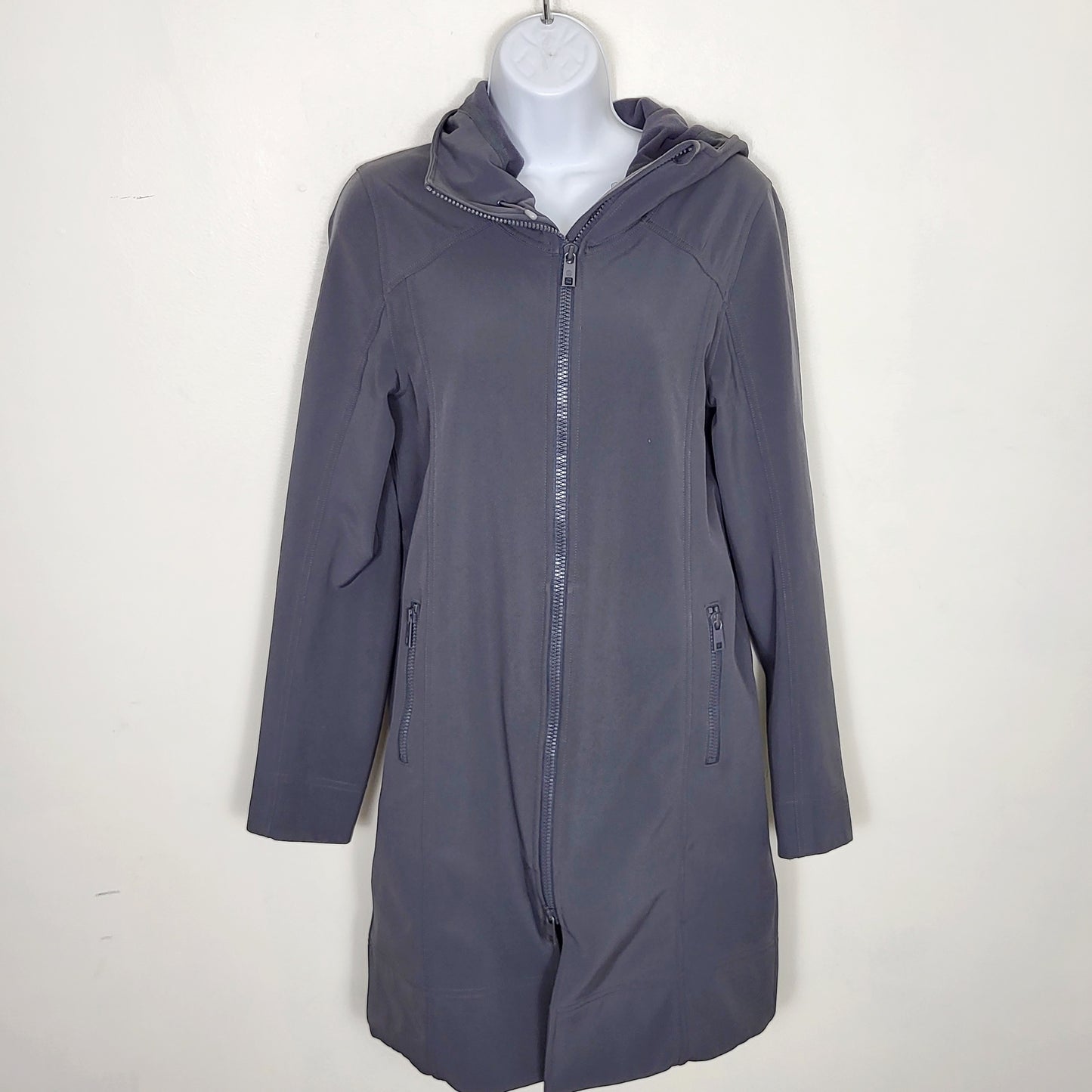 CKLB1 - Lululemon Grey Glyde Along Softshell rain jacket. Size 6