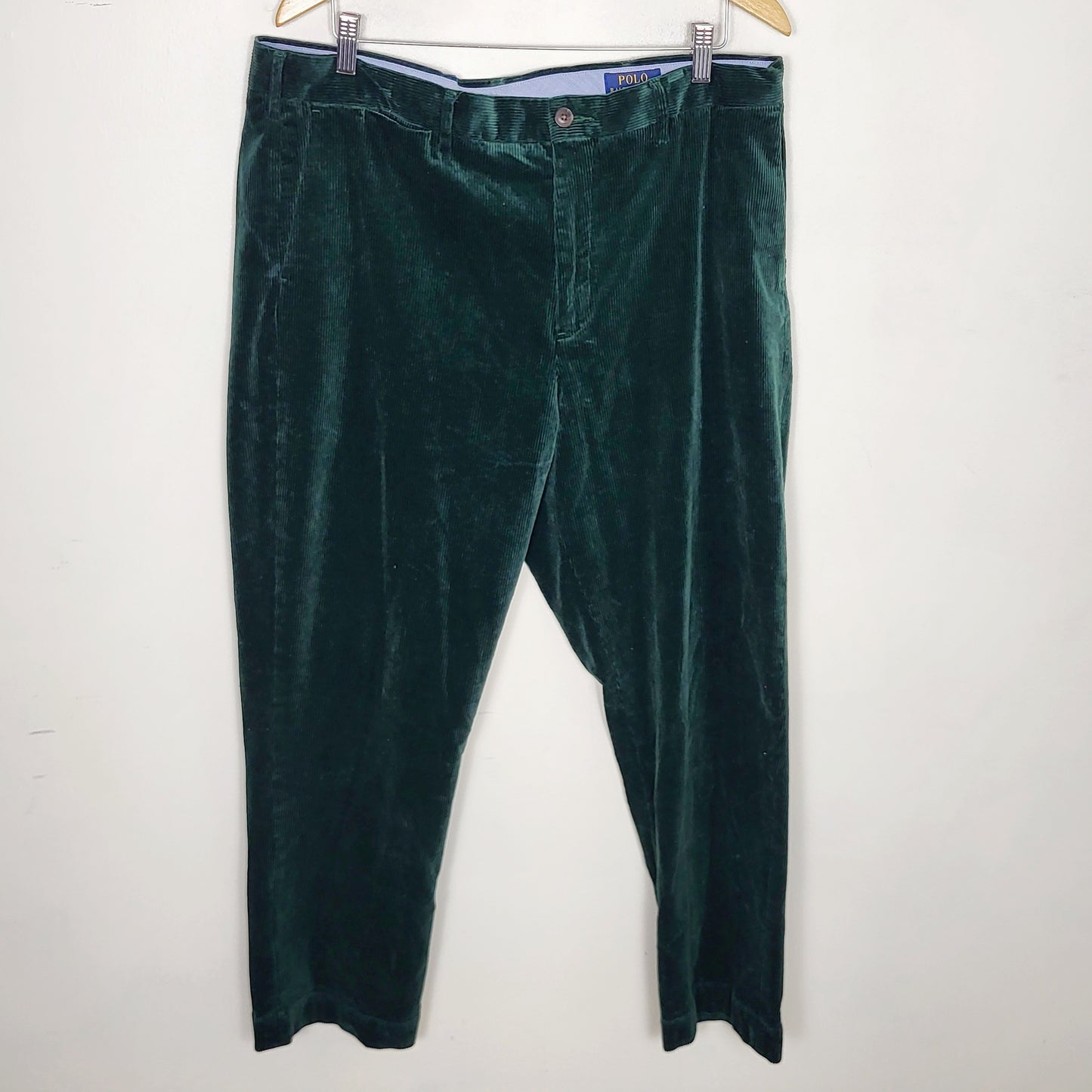 CKLB1 - Polo Ralph Lauren classic fit straigh leg corduroy trousers in "college green". Men's size 38