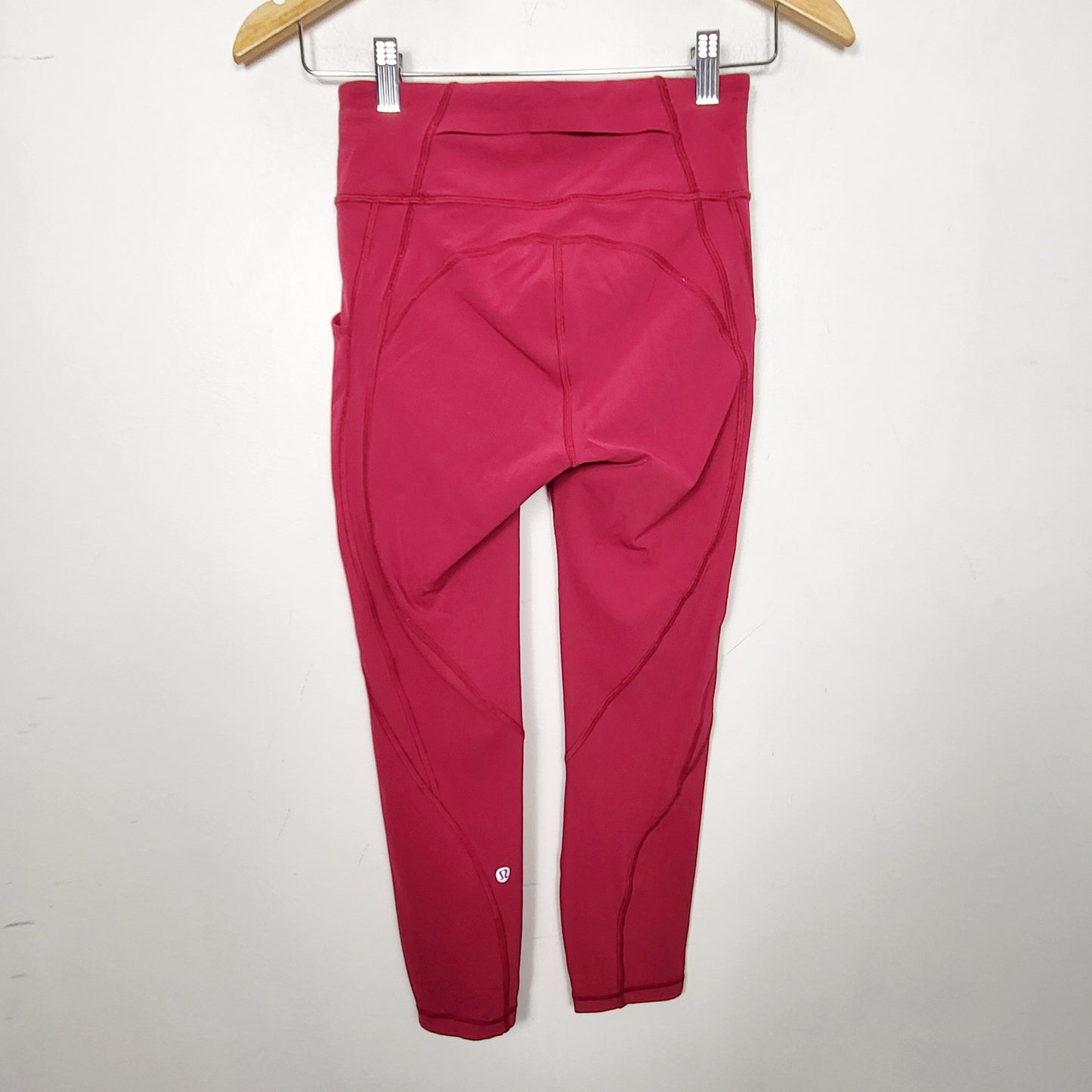 MVLK1 - Lululemon Ruby Red Time To Sweat Crop Leggings. Size 4. π