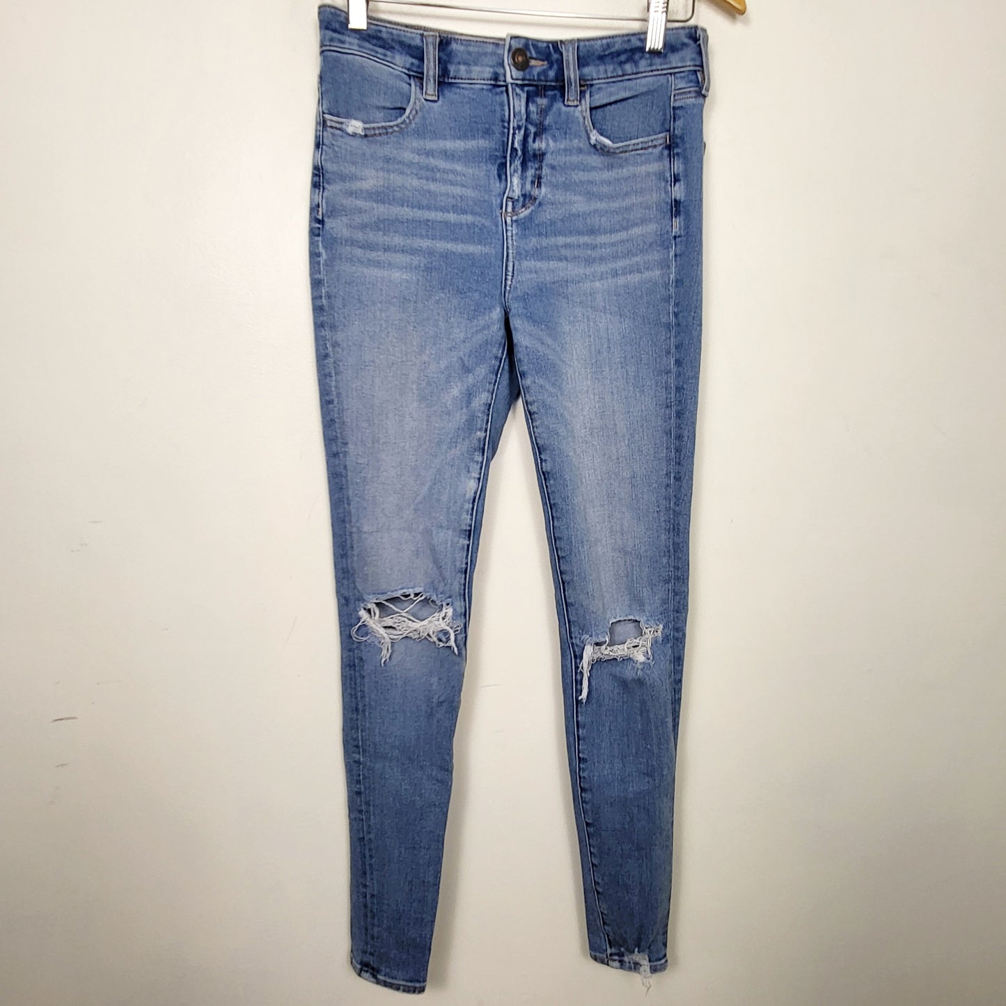 MVLK - American Eagle distressed high rise jeggings. Size 4