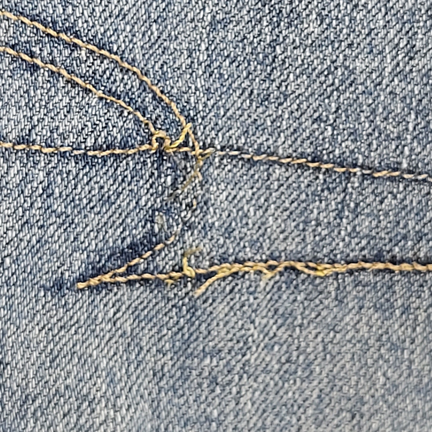 MVLK - American Eagle distressed high rise jeggings. Size 4