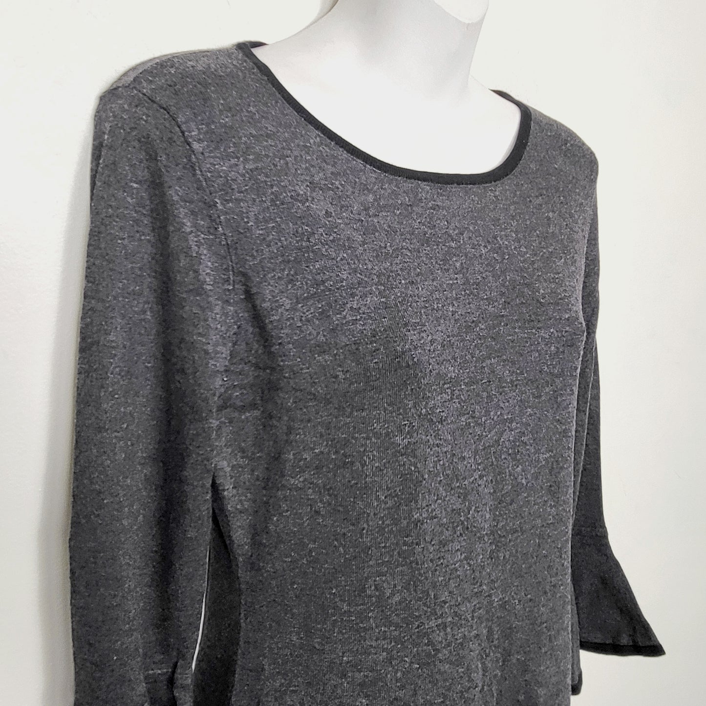 AMLE1 - Calvin Klein grey knit midi dress with bell sleeves. Size small