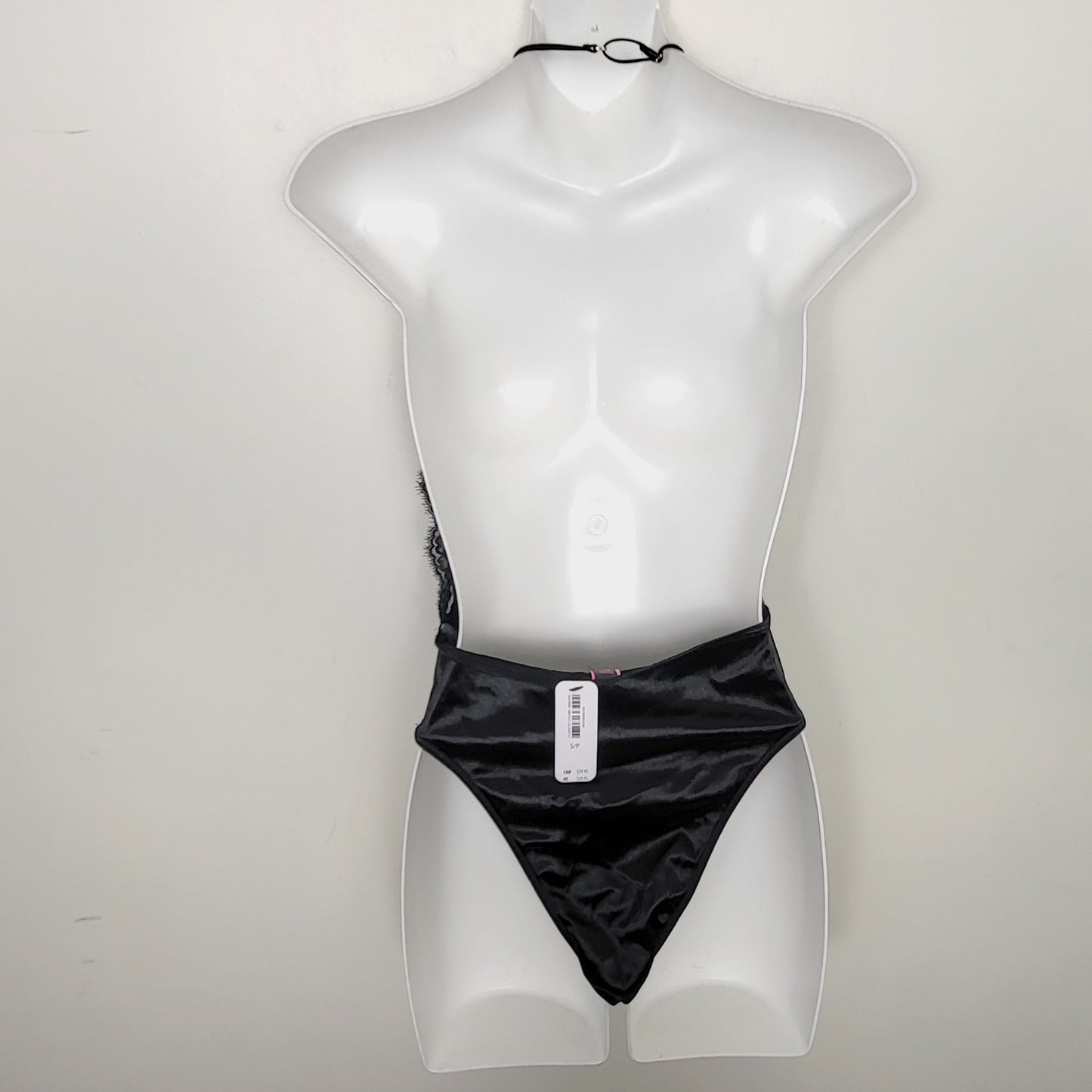 AMLE1 - NEW - La Senza black lace bodysuit. Size small