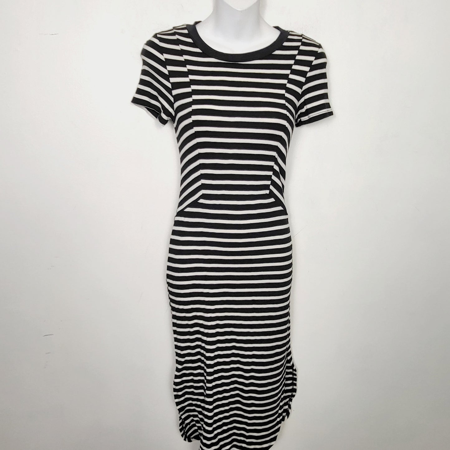 AMLE1 - Monteau black and white striped midi length t-shirt dress. Size small