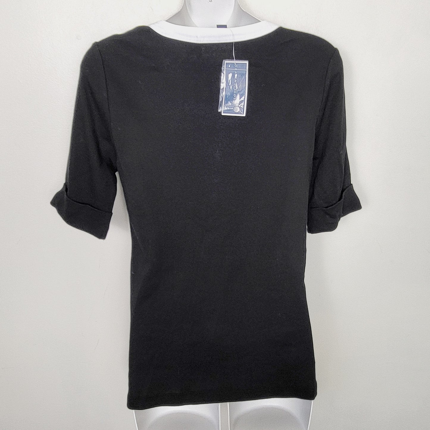 AMLE - NEW - Karen Scott black and white short sleeve knit top. Size small
