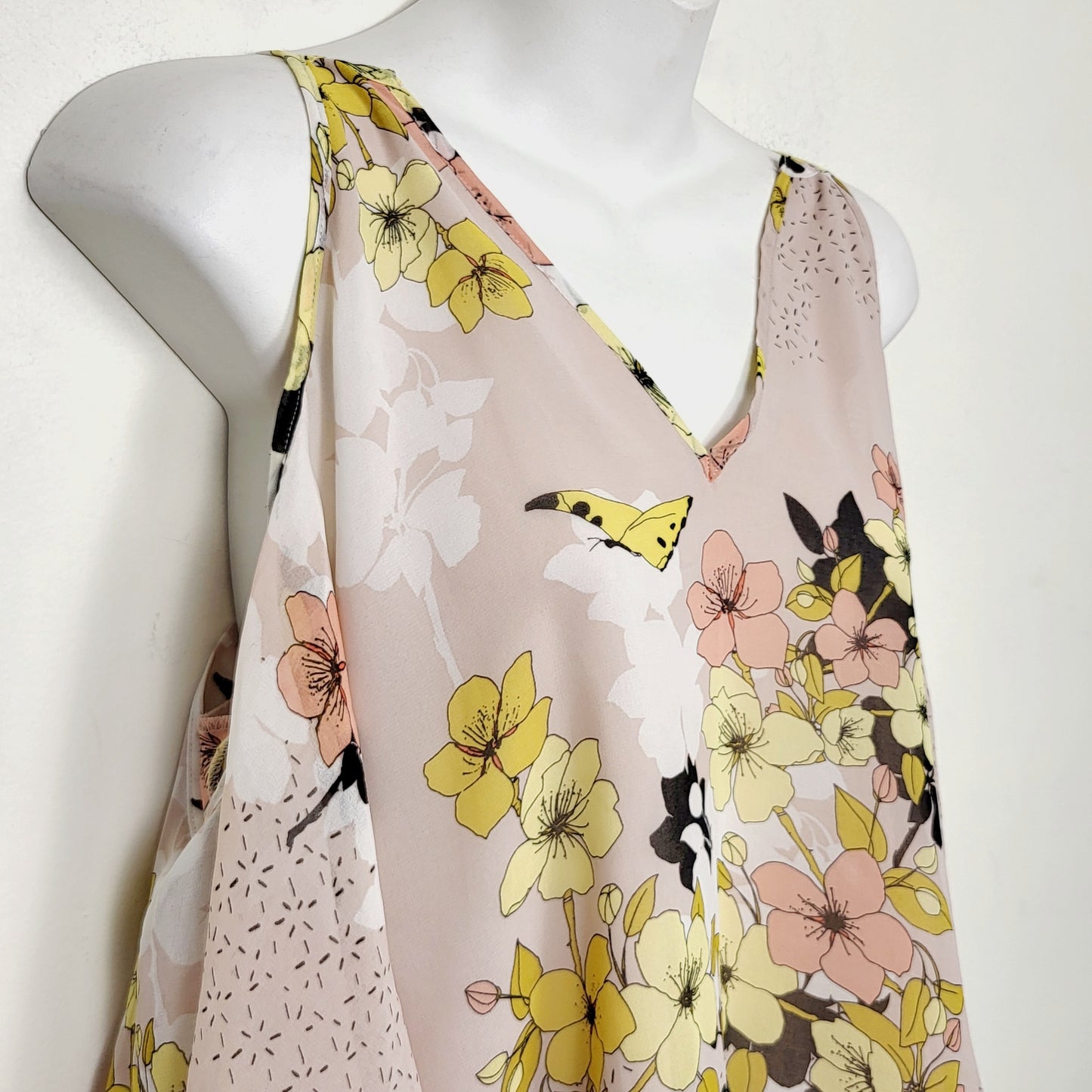 AMLE1 - Guess pink floral print flowy chiffon cold shoulder top. Size small