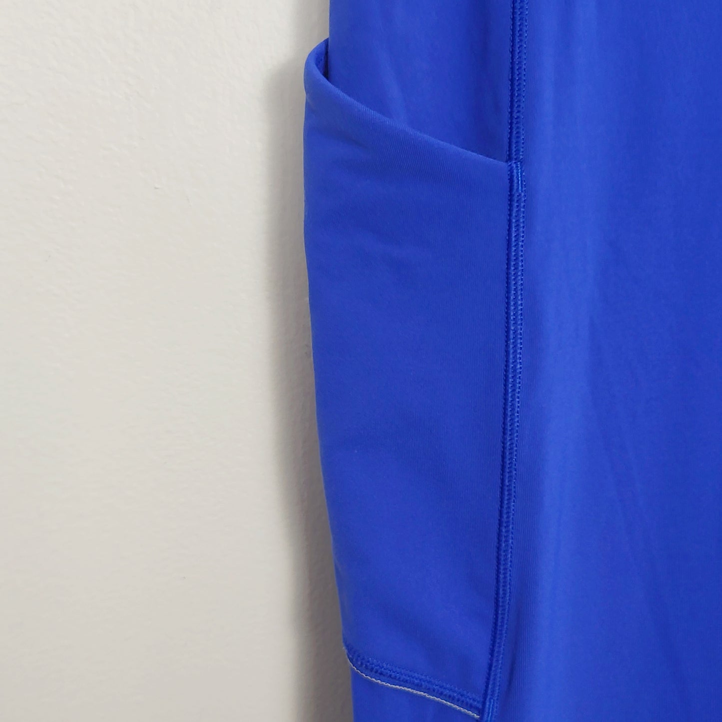 BBIN1 - Lululemon Speed Up Tights in Jet Stream blue. Size 8