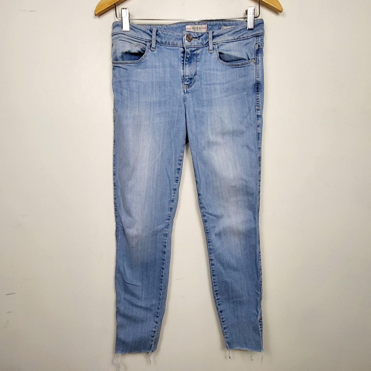 JKZ1 - Guess distressed "Sexy Curve" jeans. Size 28