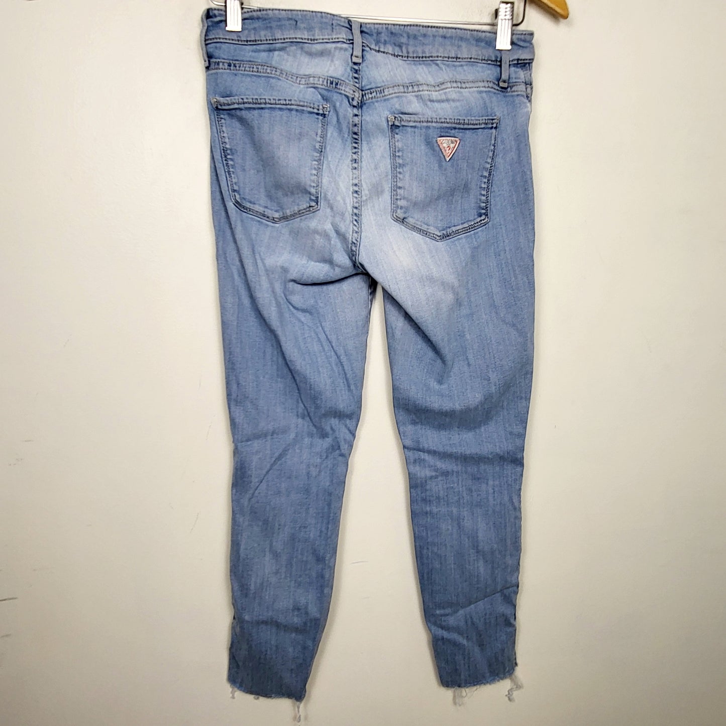 JKZ1 - Guess distressed "Sexy Curve" jeans. Size 28