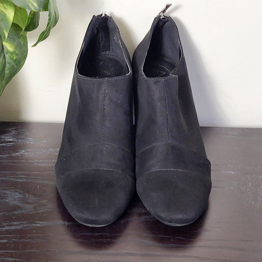 JKZ1 - A2 by Aerosoles black Sixth Avenue Pump. Size 9